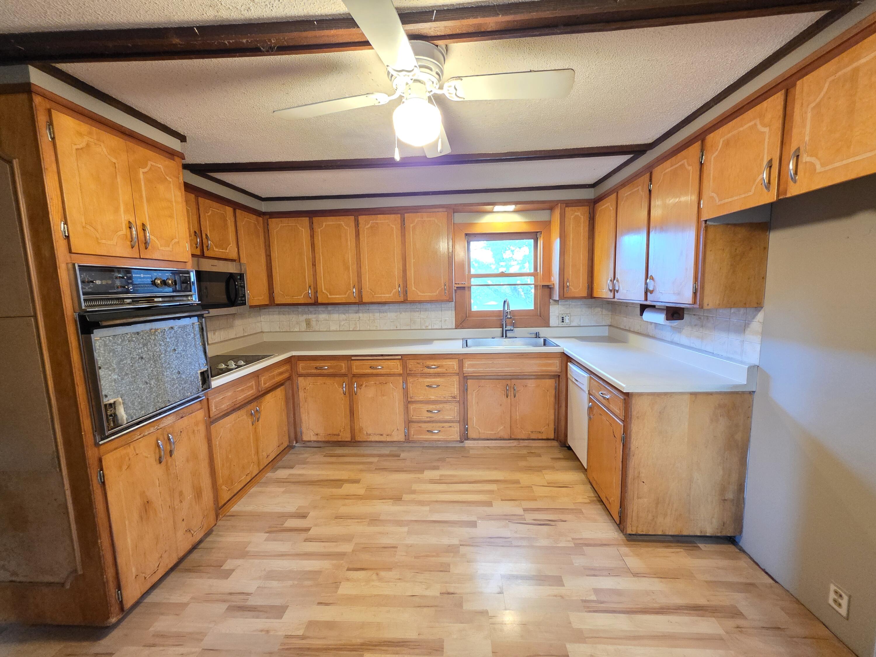 630 Albion Cashton WI 54619 1939933 image3