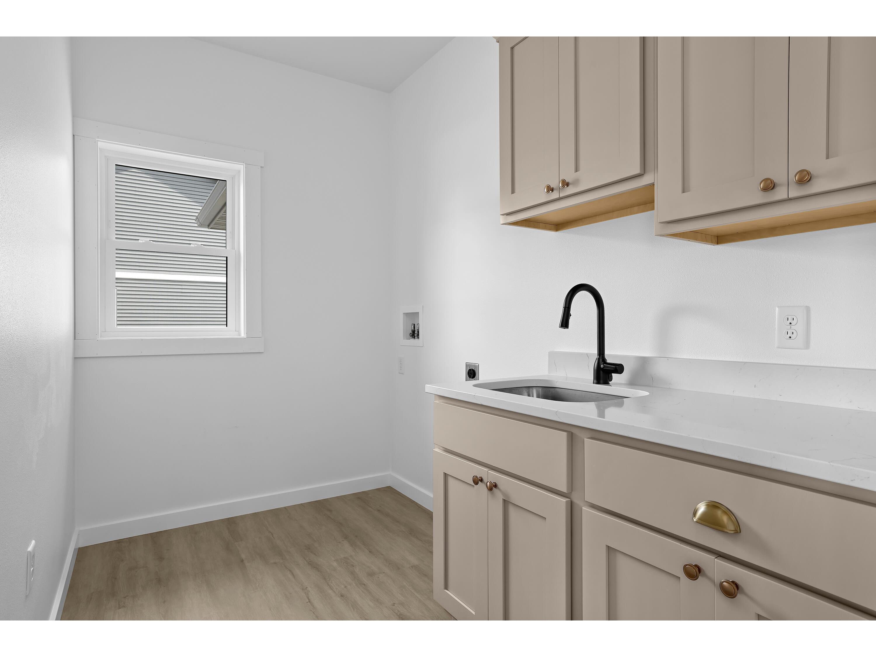 633 Lewis Holmen WI 54636 1944836 image11