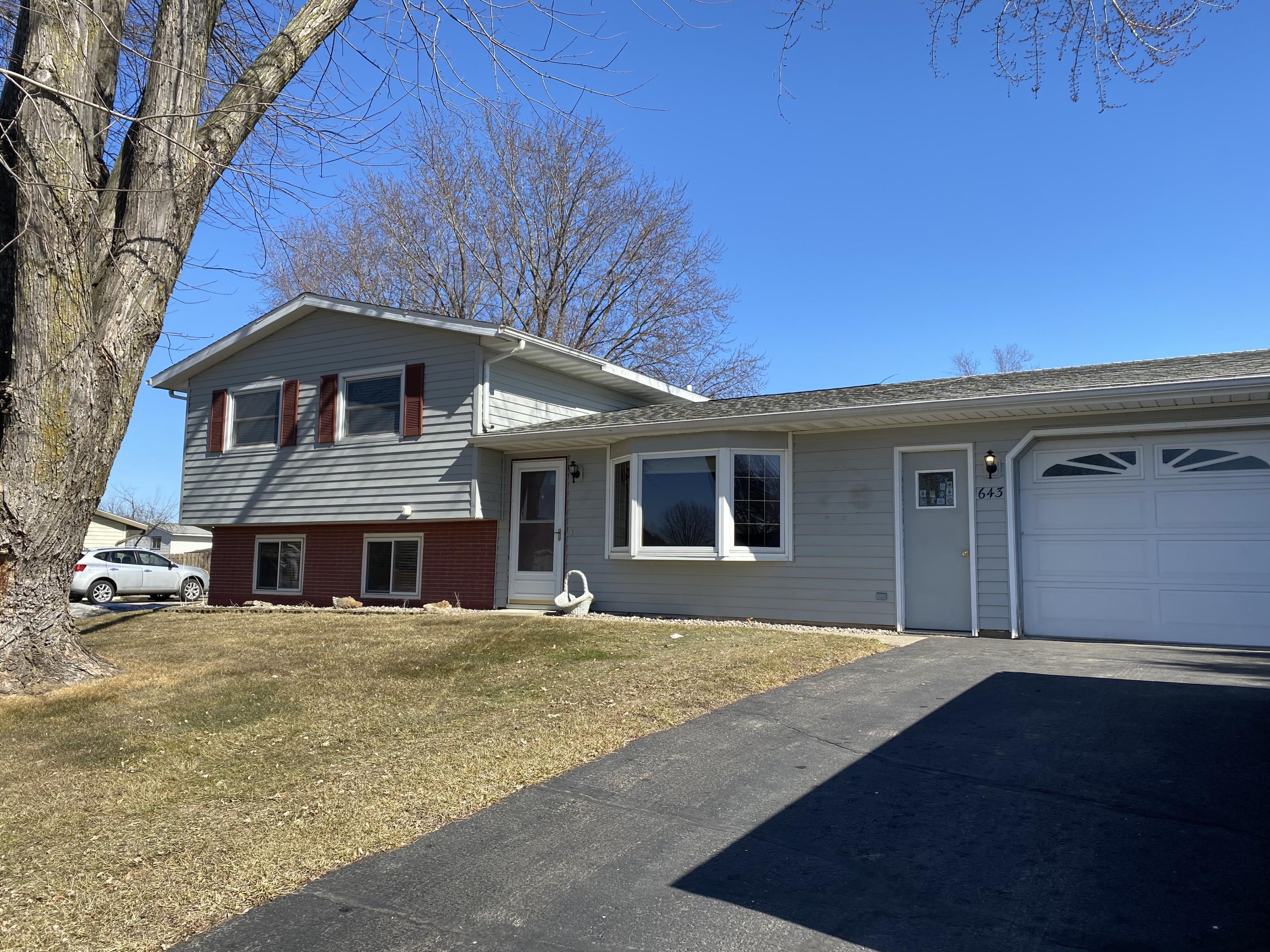 643 Campfire Dr, West Salem, WI 54669 MLS 1731805 Edina Realty