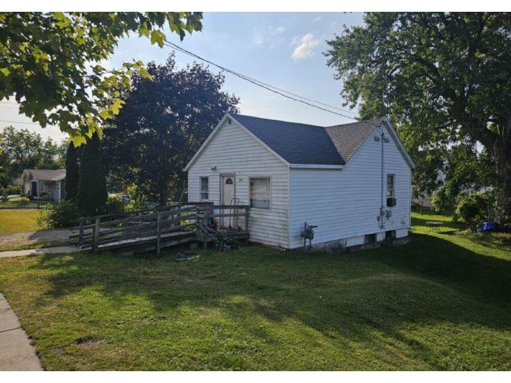 651 E Decker Viroqua WI 54665 1935462 image1