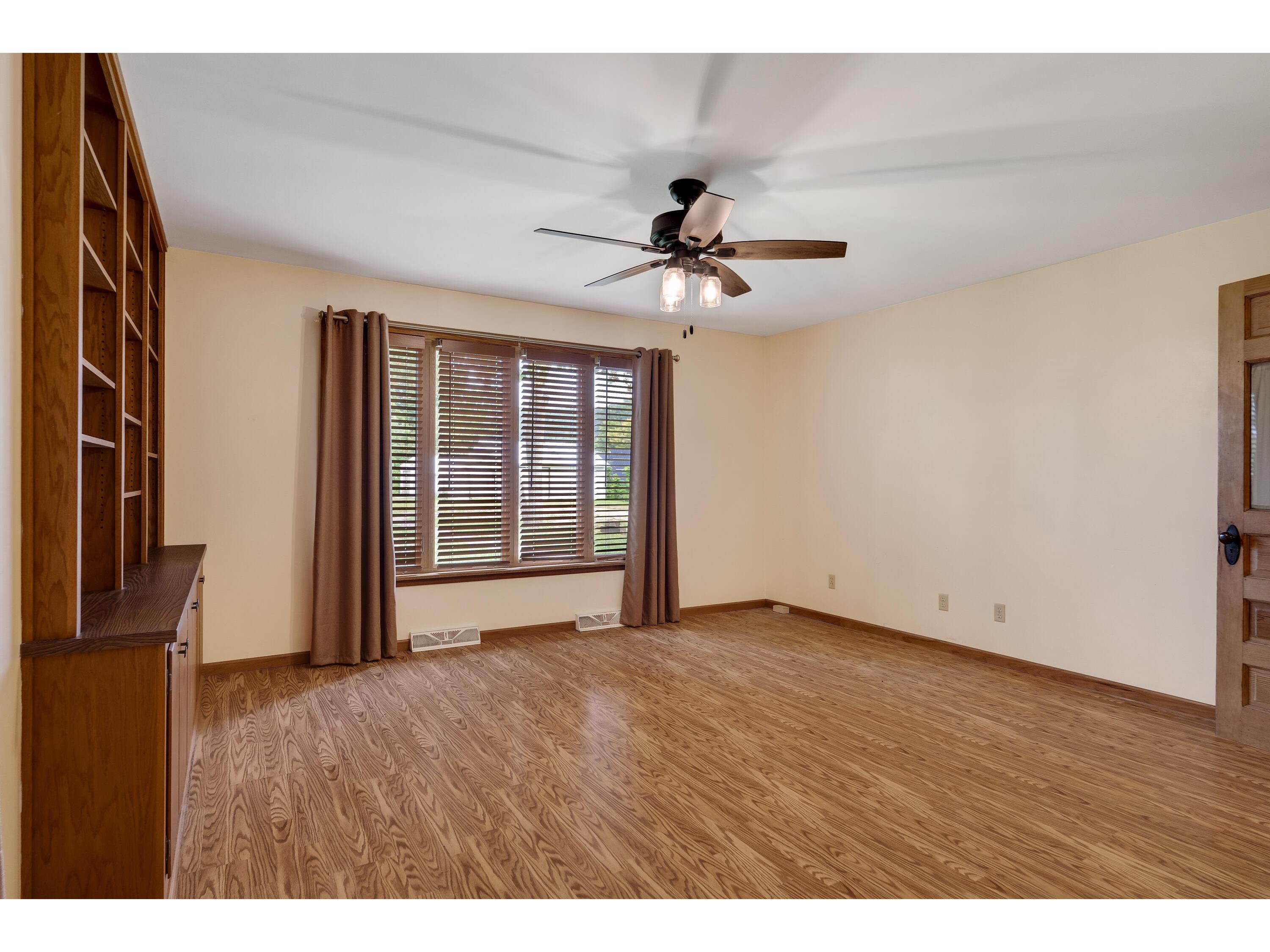 667 E Blackhawk Prairie Du Chien WI 53821 1935203 image11