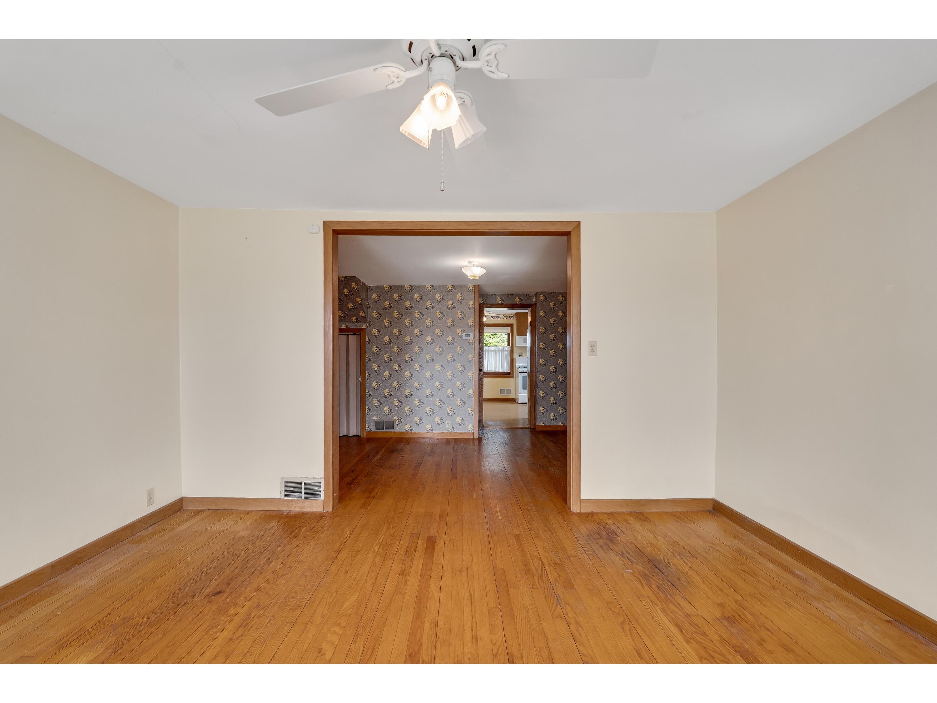 667 E Blackhawk Prairie Du Chien WI 53821 1935203 image14