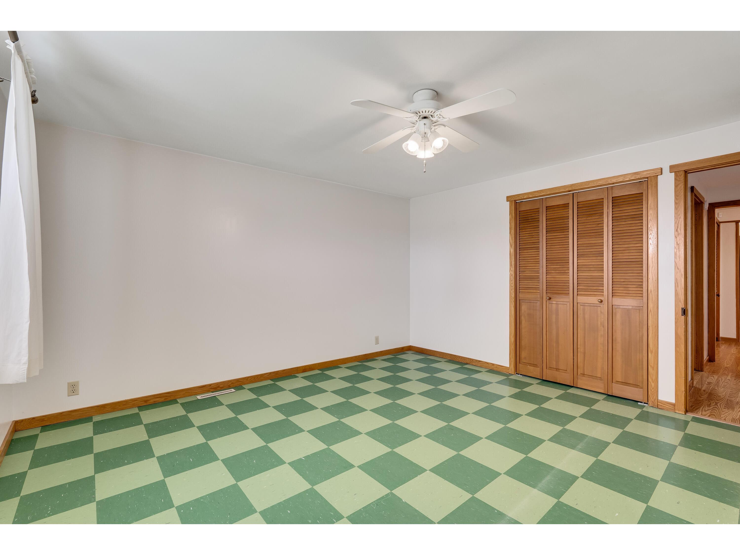 667 E Blackhawk Prairie Du Chien WI 53821 1935203 image17