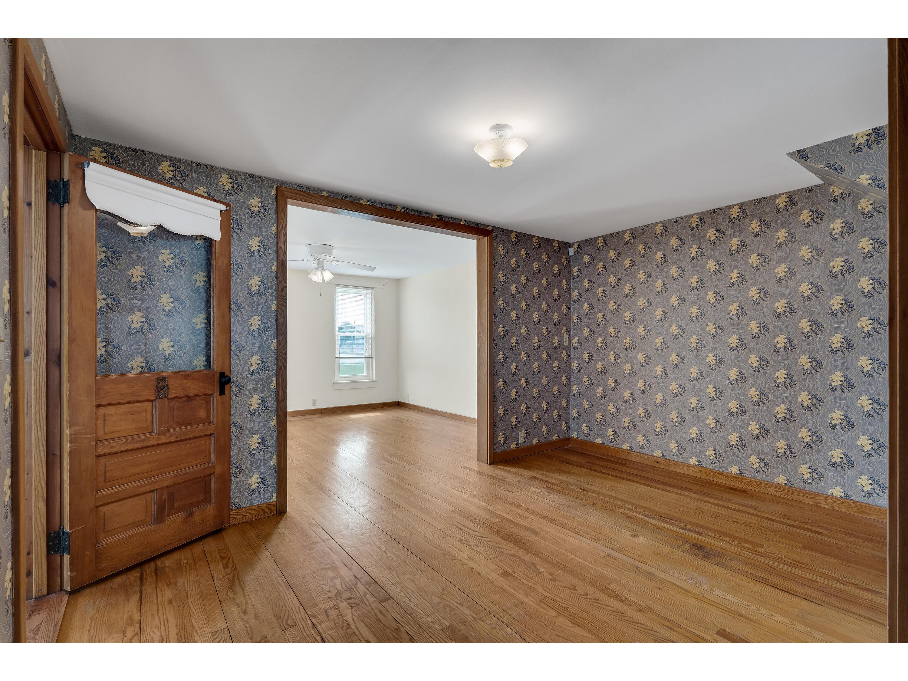 667 E Blackhawk Prairie Du Chien WI 53821 1935203 image20