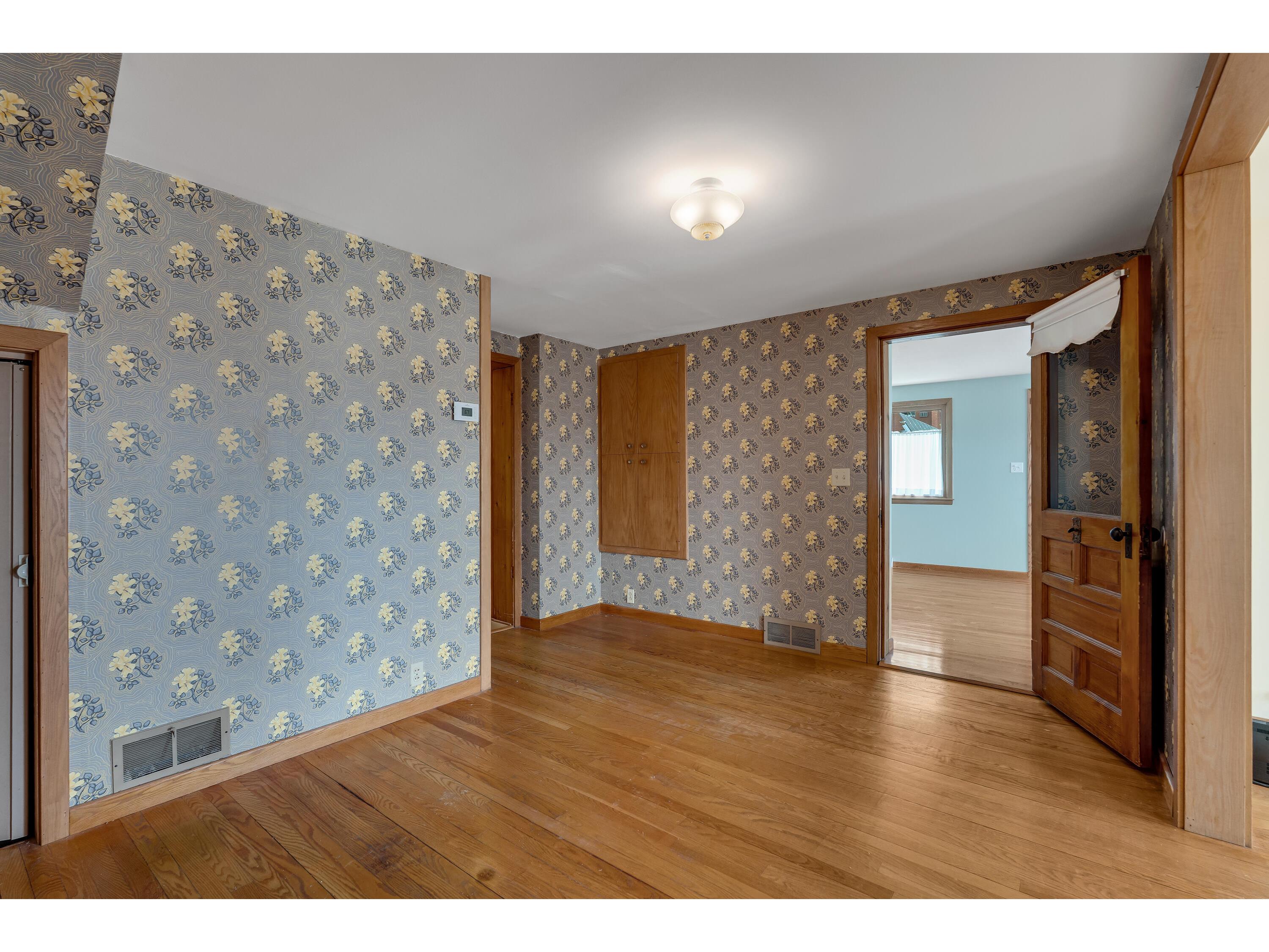 667 E Blackhawk Prairie Du Chien WI 53821 1935203 image21