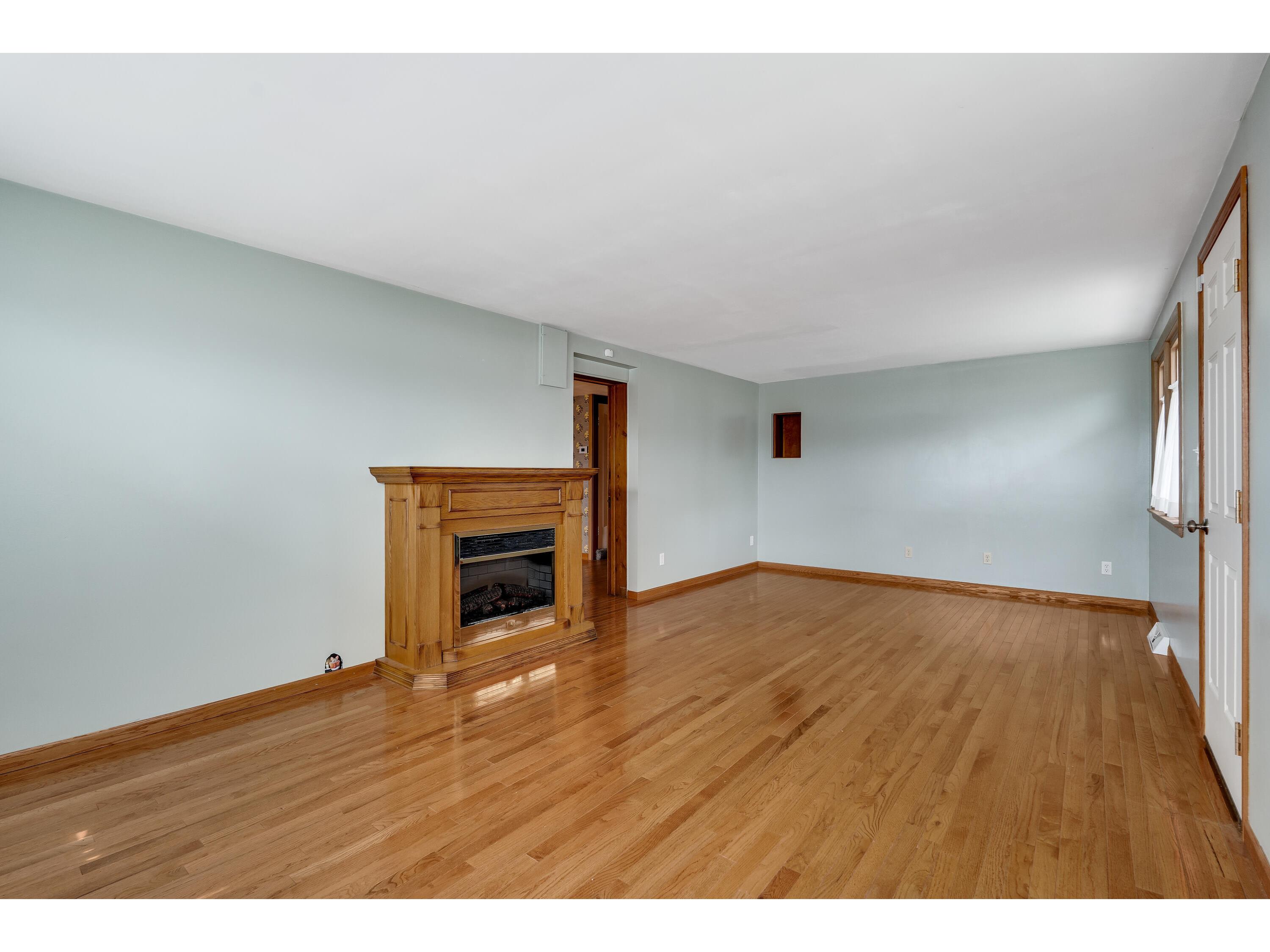 667 E Blackhawk Prairie Du Chien WI 53821 1935203 image22