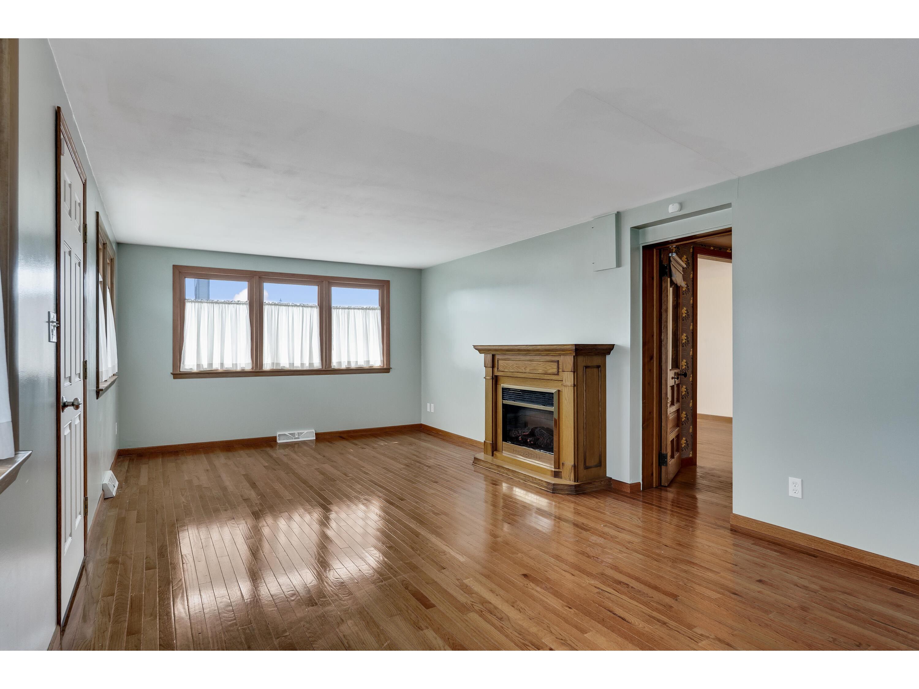 667 E Blackhawk Prairie Du Chien WI 53821 1935203 image23