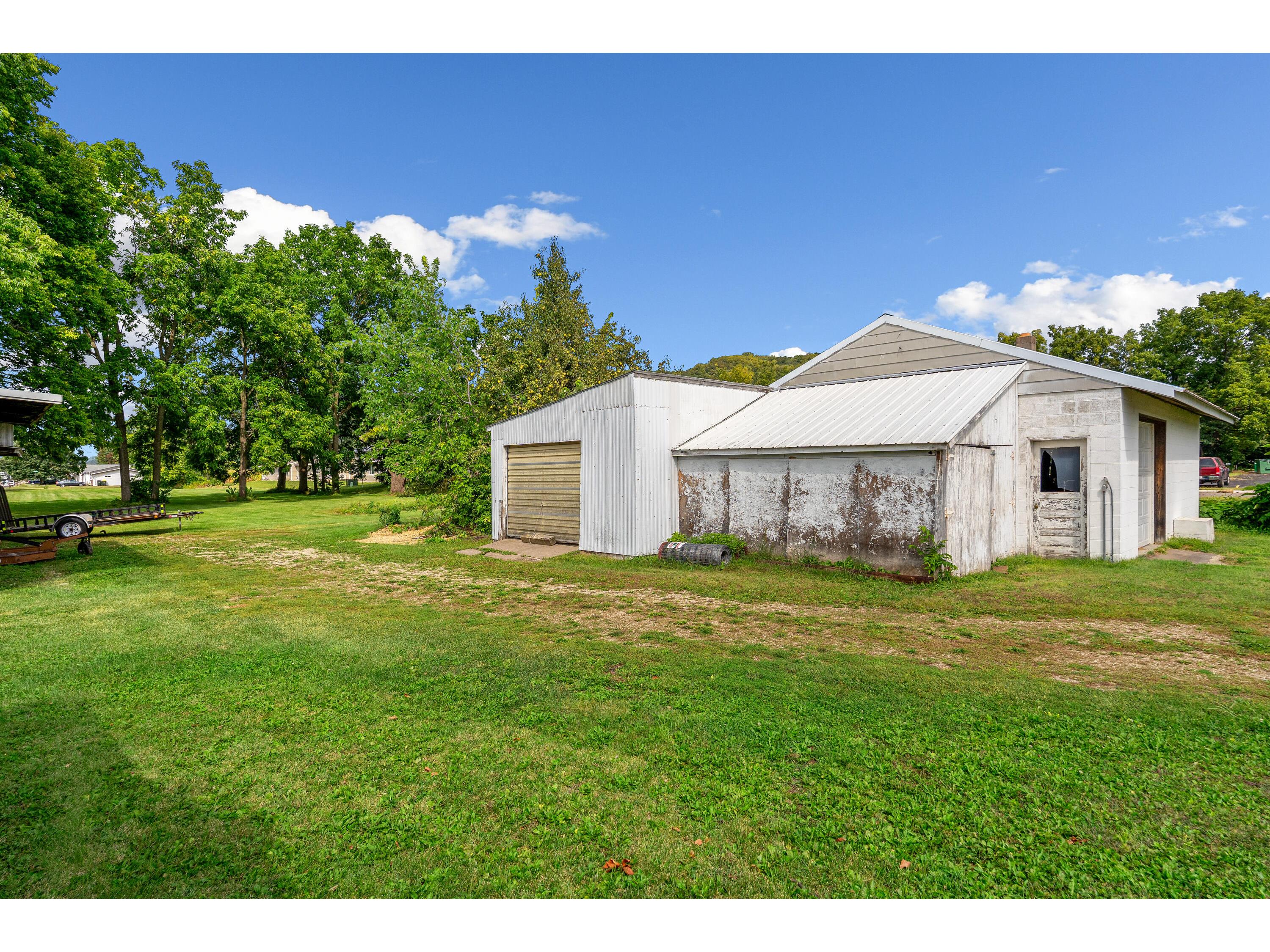 667 E Blackhawk Prairie Du Chien WI 53821 1935203 image29