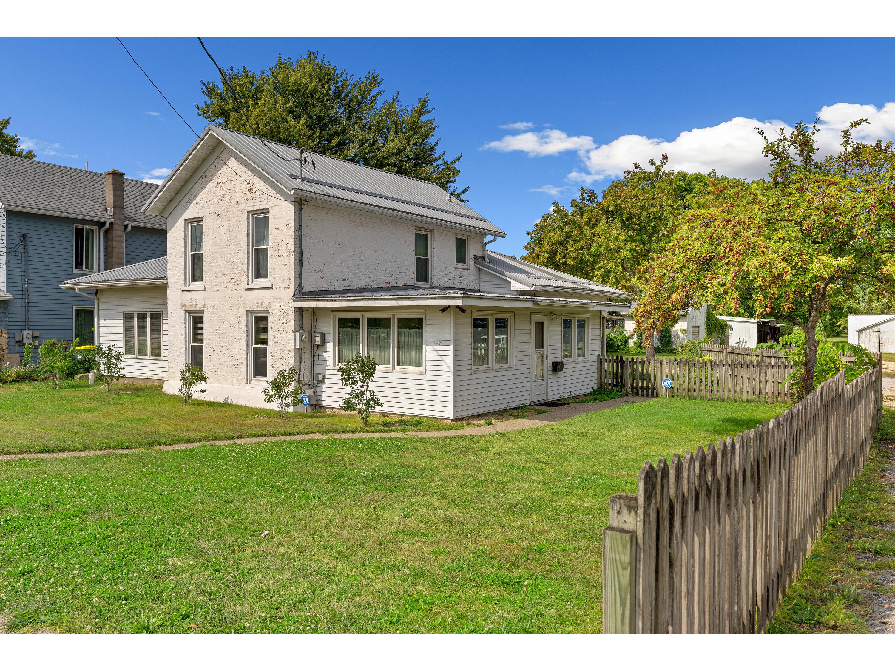 667 E Blackhawk Prairie Du Chien WI 53821 1935203 image3