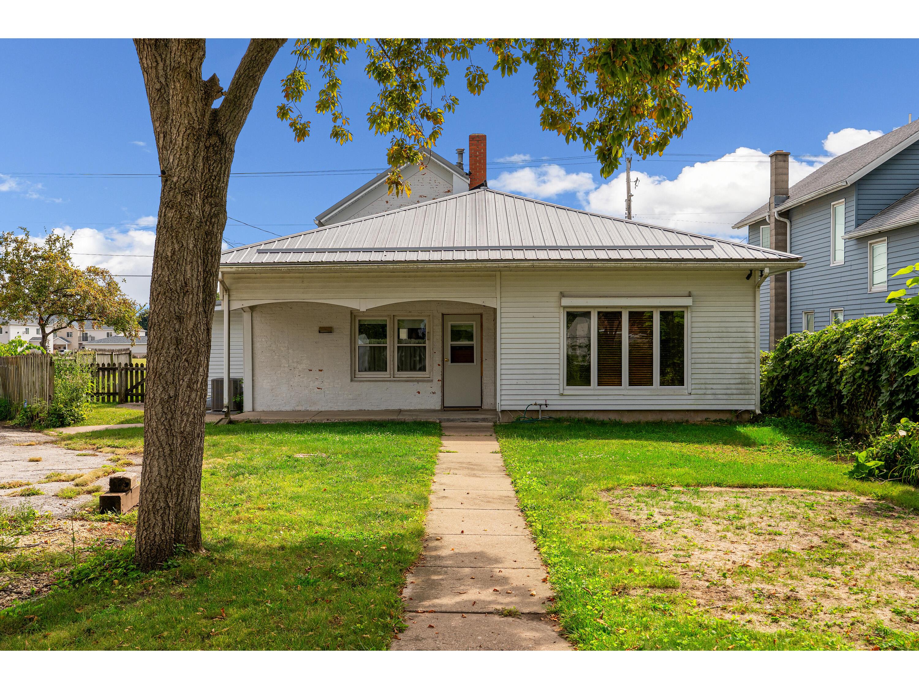 667 E Blackhawk Prairie Du Chien WI 53821 1935203 image31