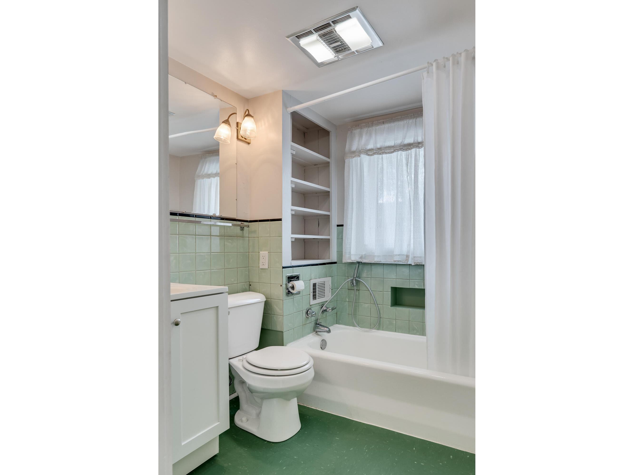 667 E Blackhawk Prairie Du Chien WI 53821 1935203 image40