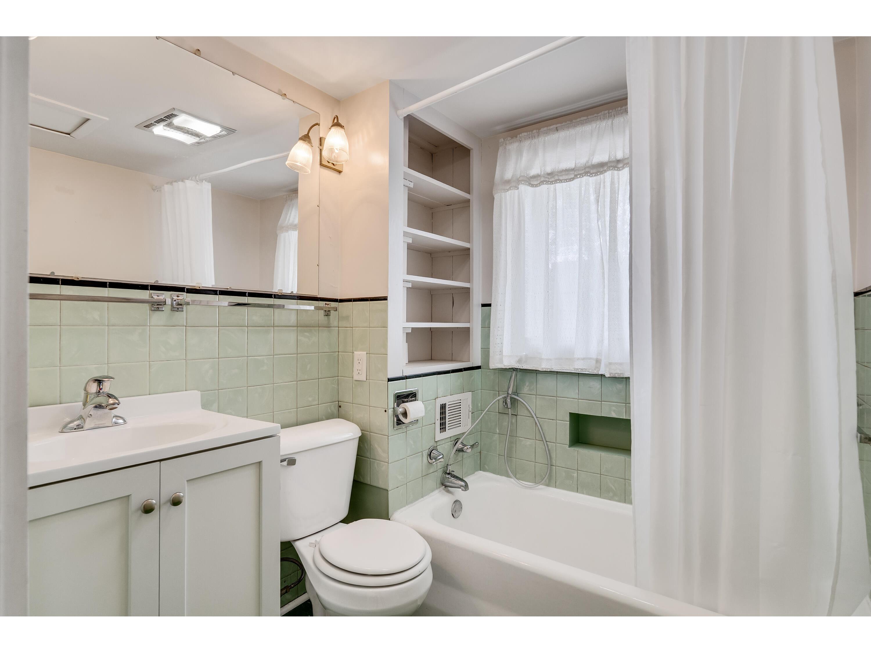 667 E Blackhawk Prairie Du Chien WI 53821 1935203 image41