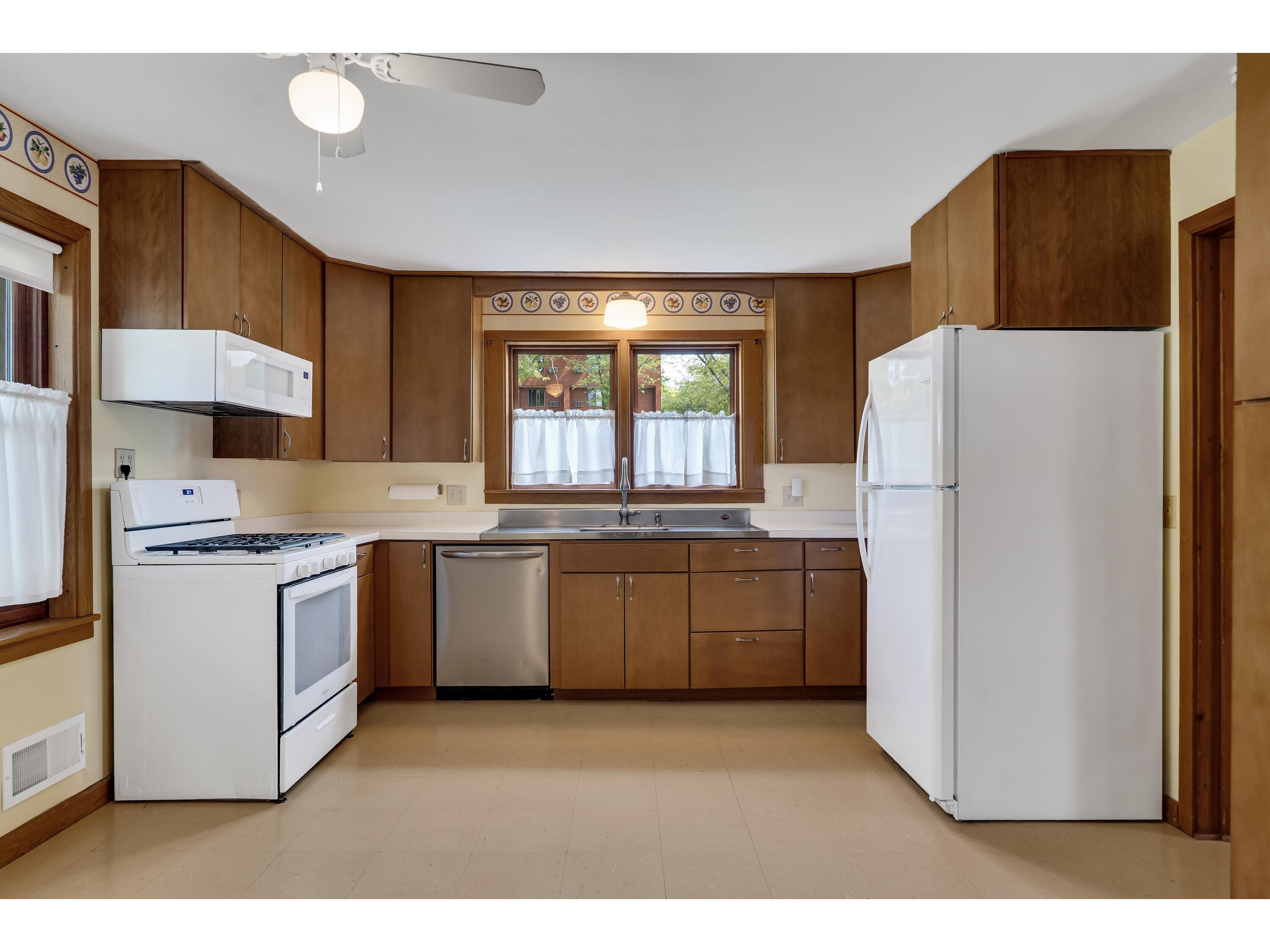 667 E Blackhawk Prairie Du Chien WI 53821 1935203 image6