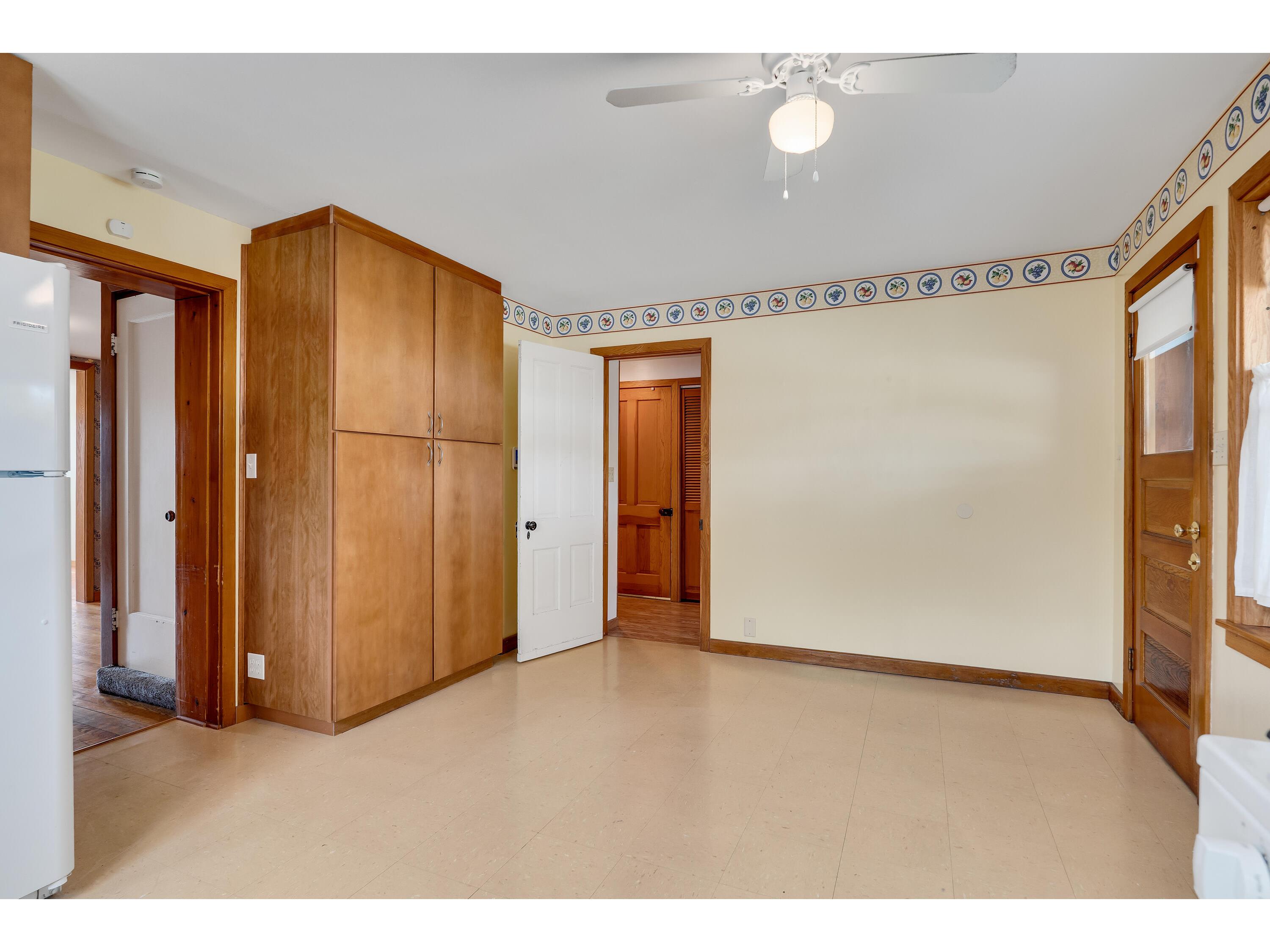 667 E Blackhawk Prairie Du Chien WI 53821 1935203 image8