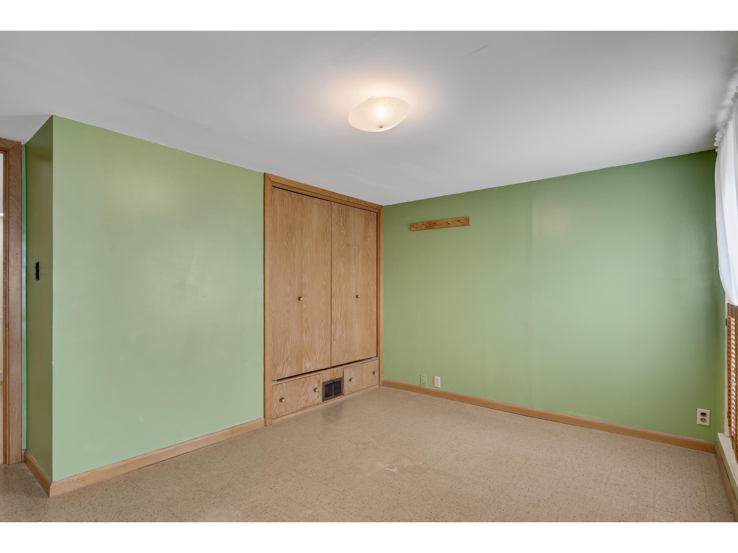 667 E Blackhawk Prairie Du Chien WI 53821 1935203 image9