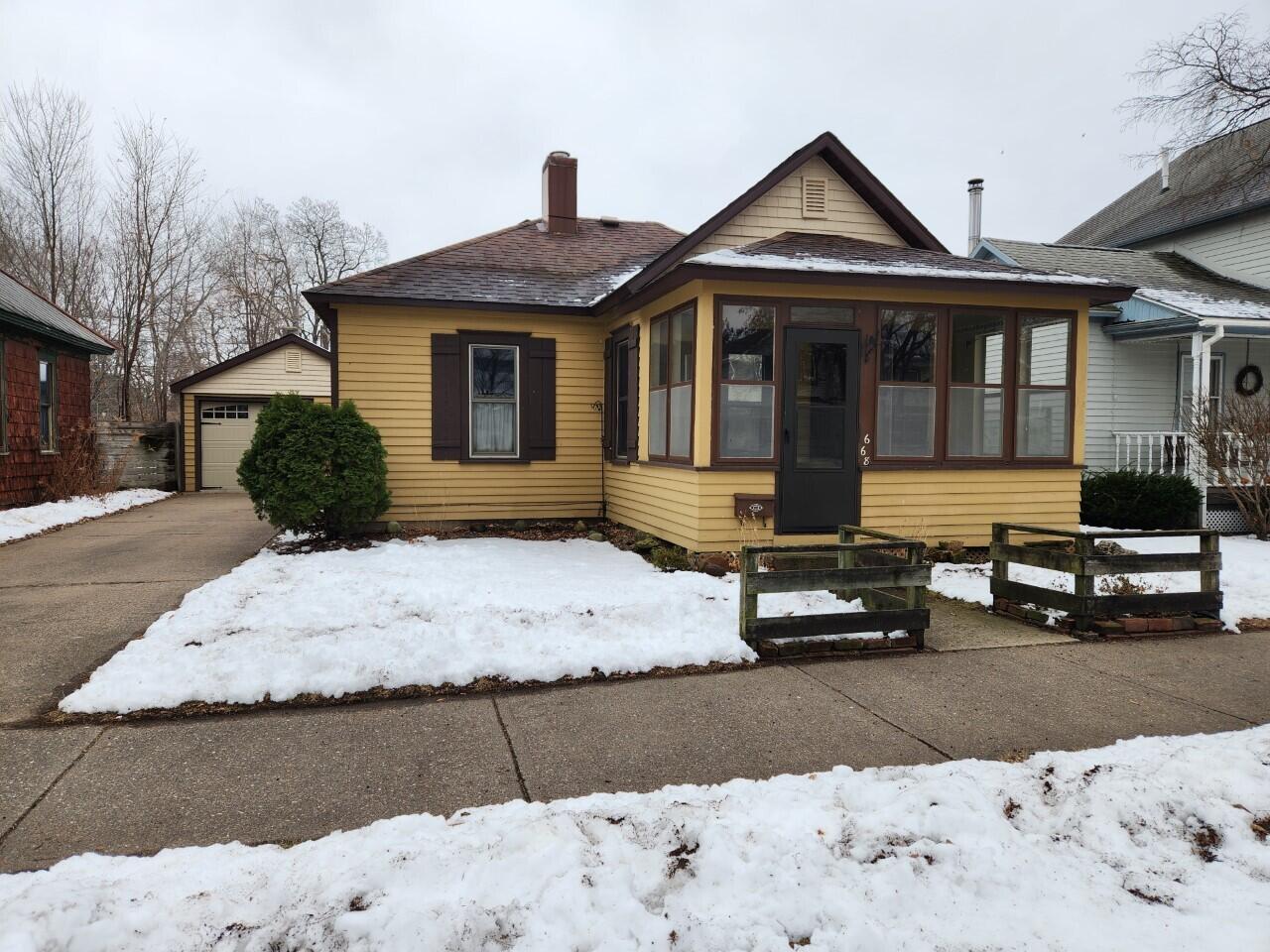 668 Harriet Winona MN 55987 1820391 image1