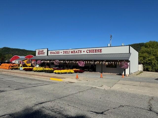 701 Central Coon Valley WI 54623 1893554 image1