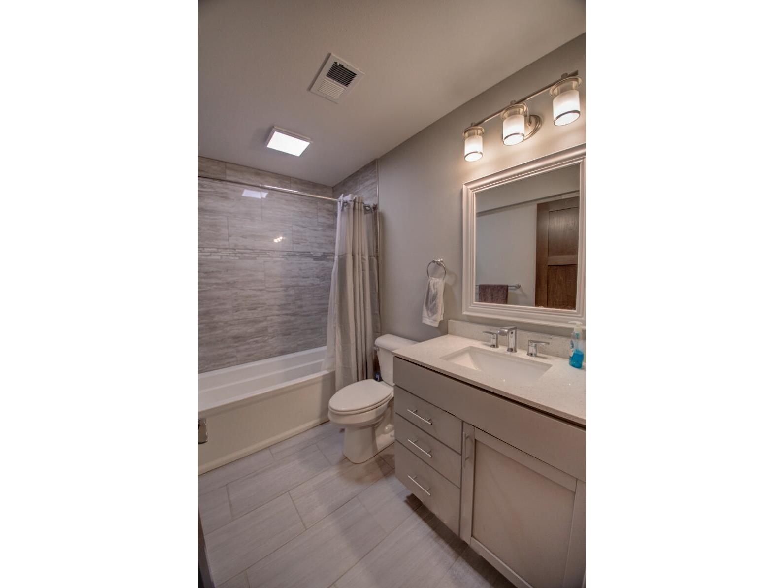 704 Knollwood Holmen WI 54636 1937583 image47