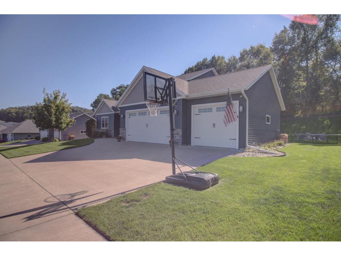 704 Knollwood Holmen WI 54636 1937583 image57