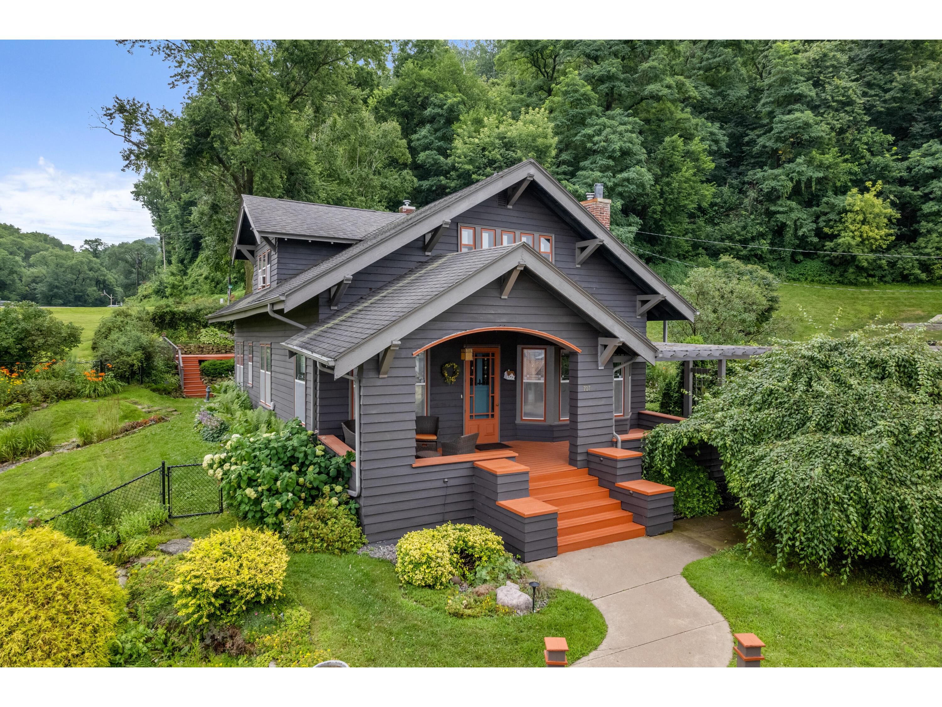 707 Main Genoa WI 54632 1928229 image1