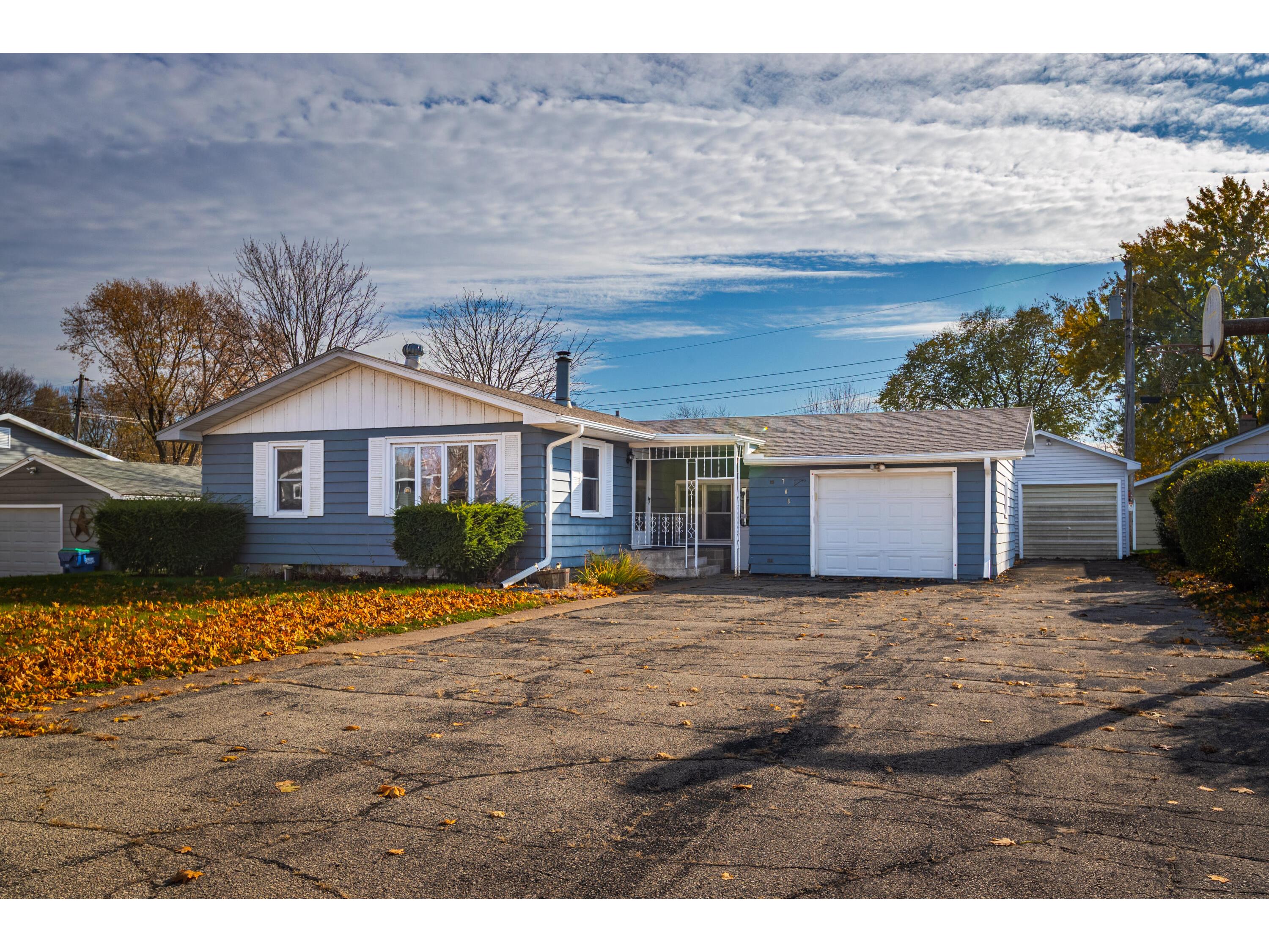 708 Spillway Campbell WI 54603 1942622 image1