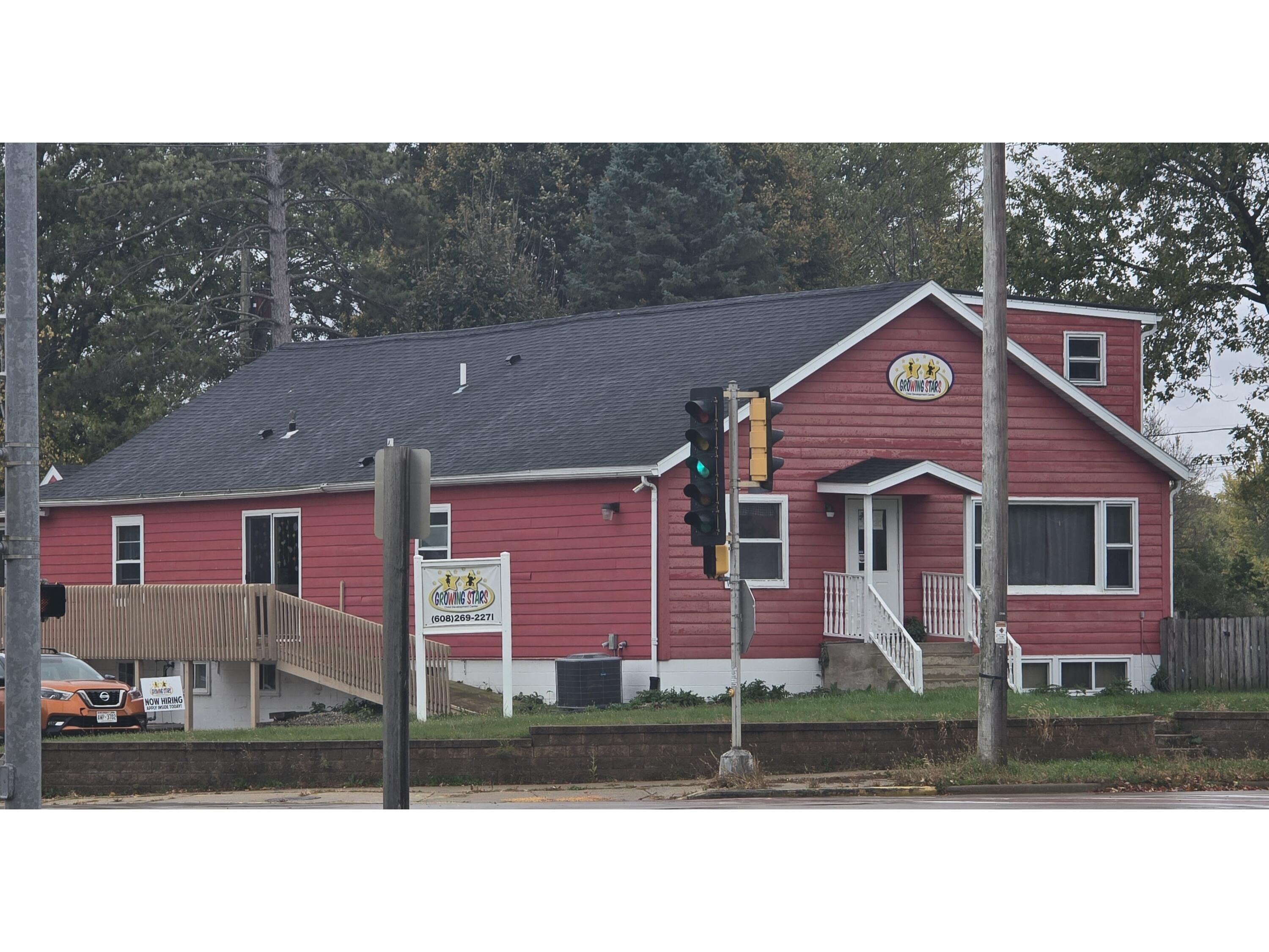 711 W Montgomery Sparta WI 54656 1939144 image2