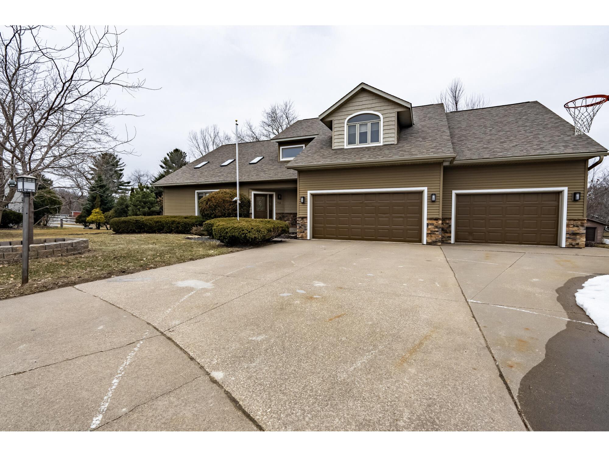 715 Lee West Salem WI 54669 - La Crosse River 1953287 image3