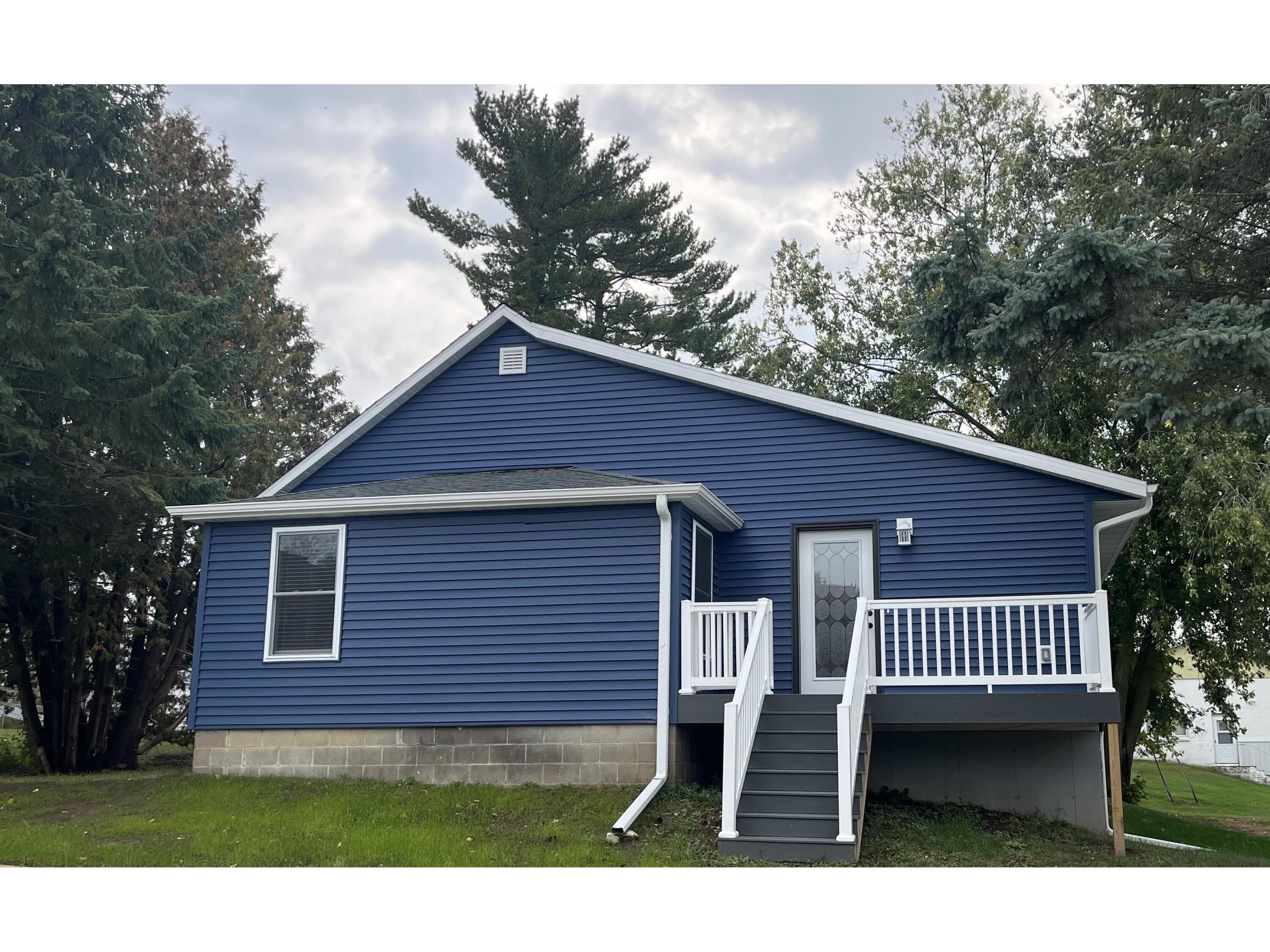 715 Monroe Cashton WI 54619 1851668 image1