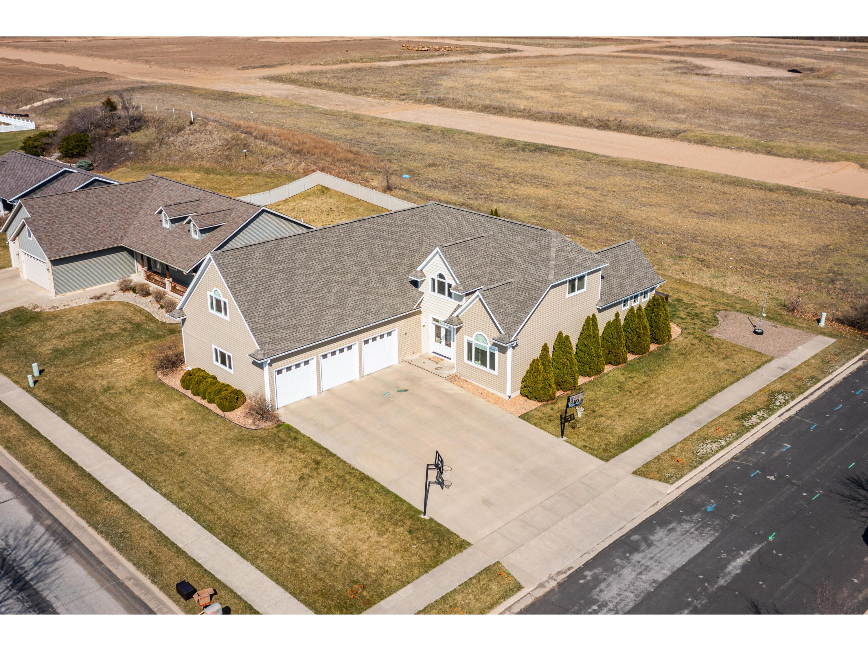 715 Silver Dr, Holmen, WI 54636 MLS 1733684 Edina Realty