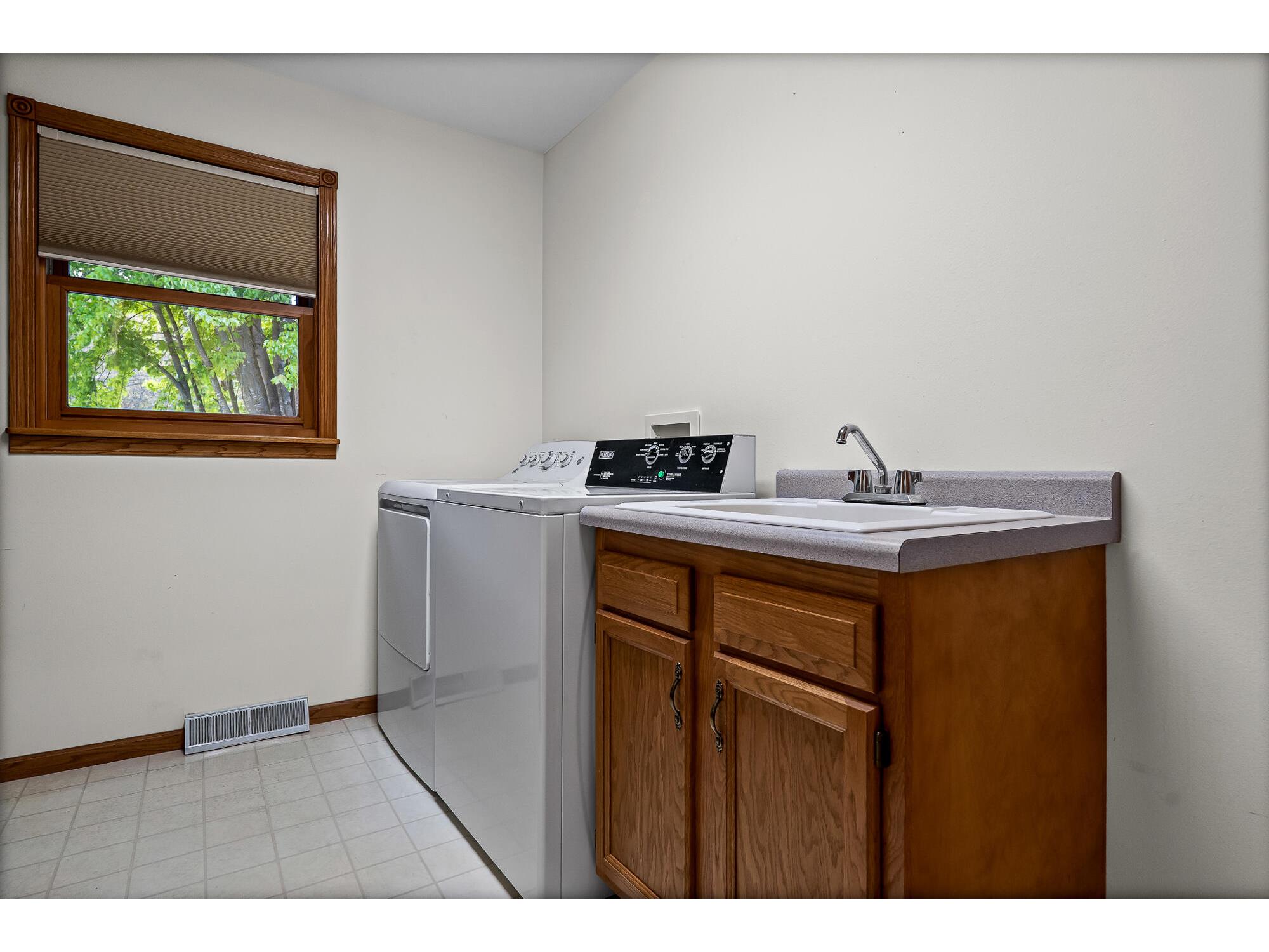7208 Kate Leon WI 54656 1962614 image24