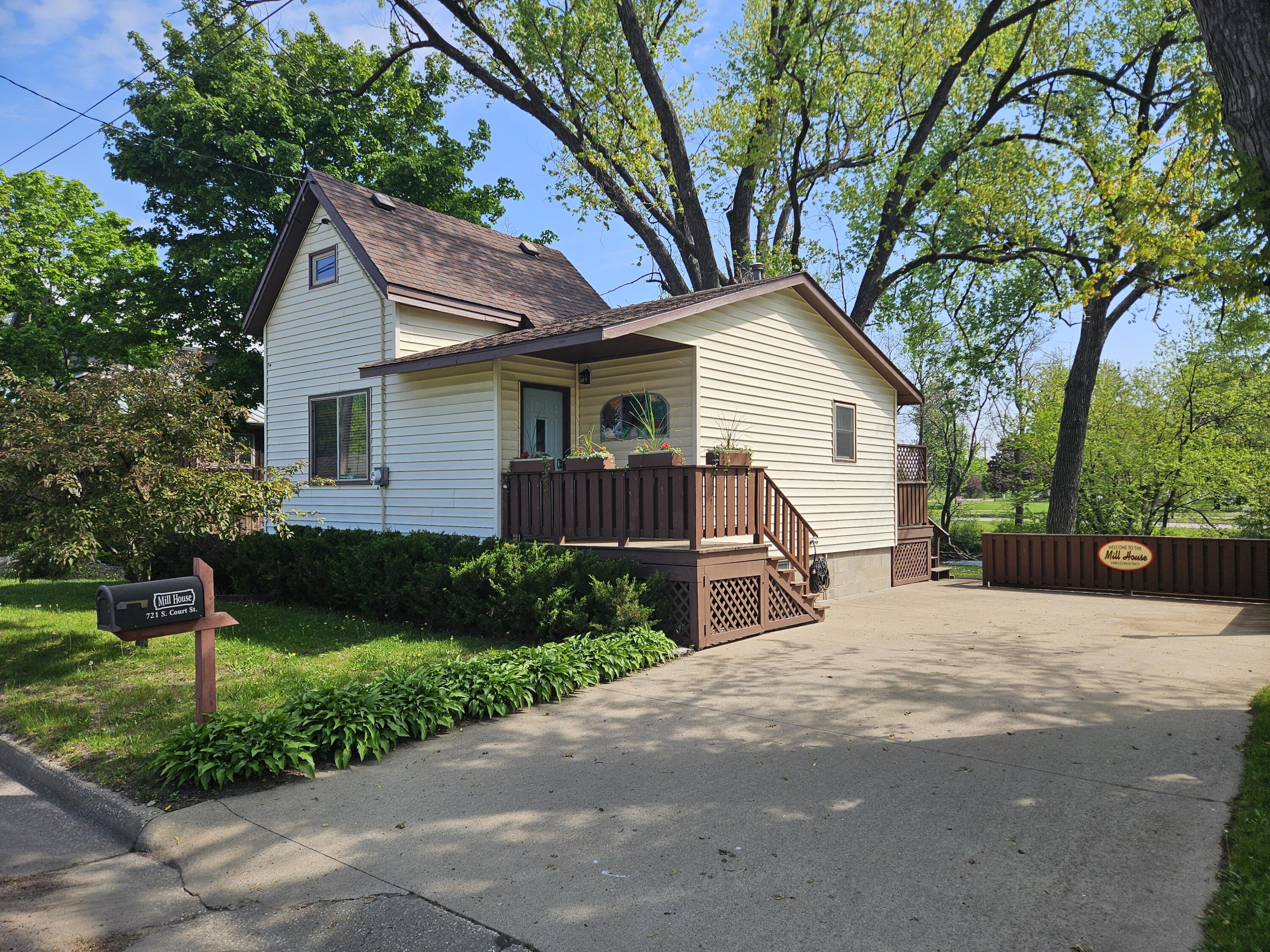 721 S Court St Sparta WI 54656 1918113 image1