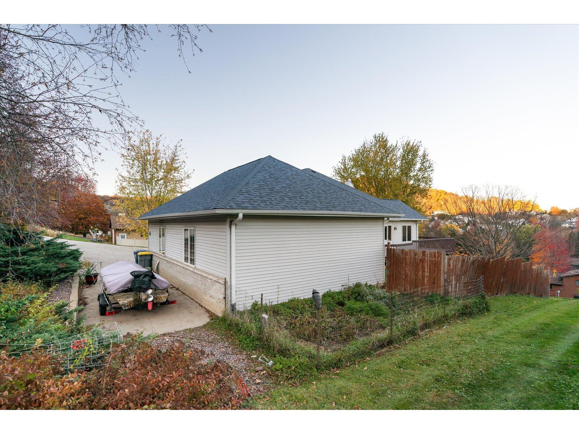 726 4th La Crescent MN 55947 1942049 image16