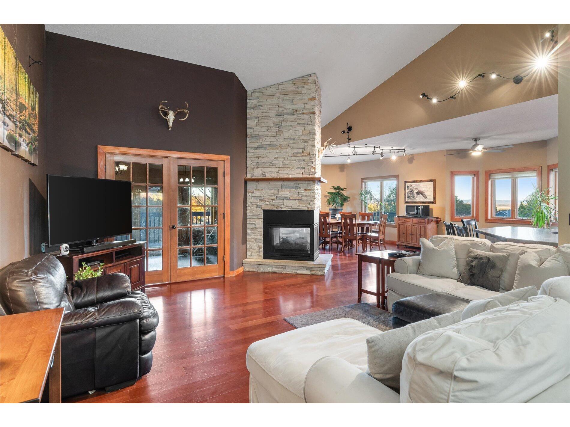 726 4th La Crescent MN 55947 1942049 image2