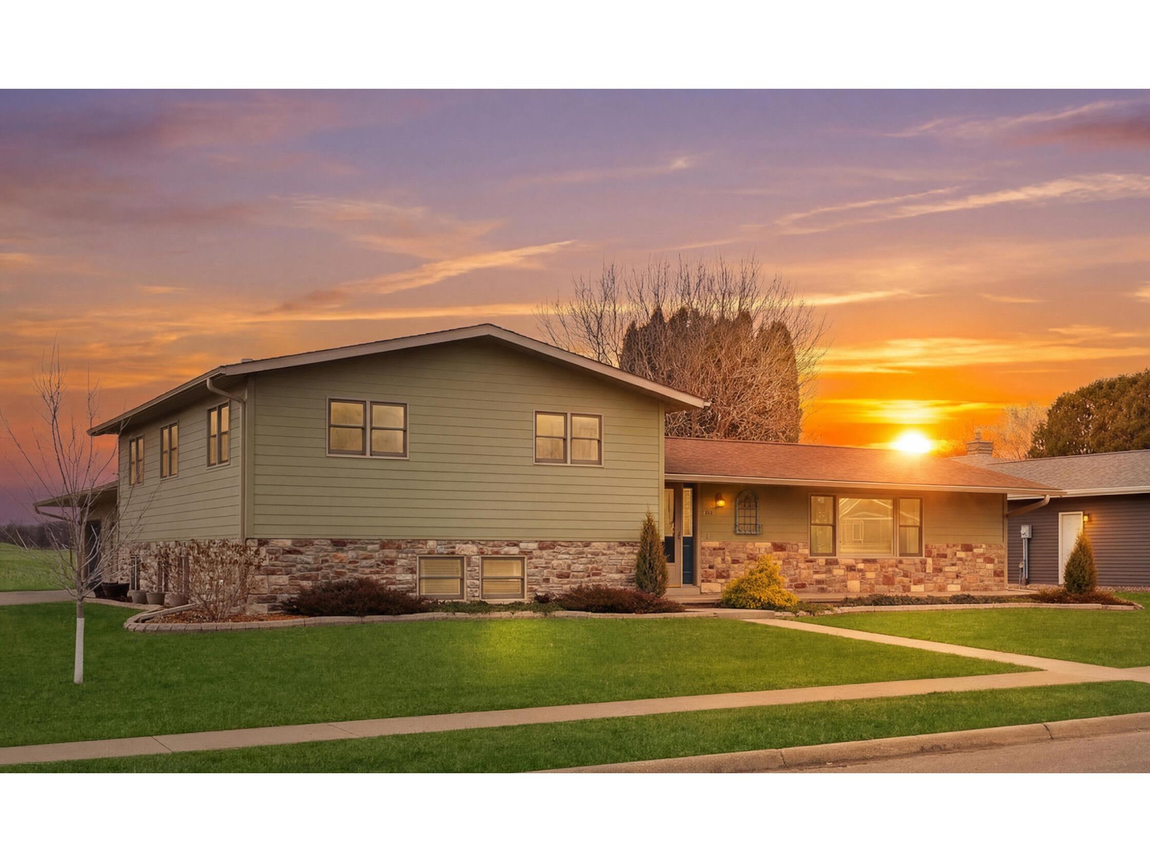 727 Mark West Salem WI 54669 1954308 image1
