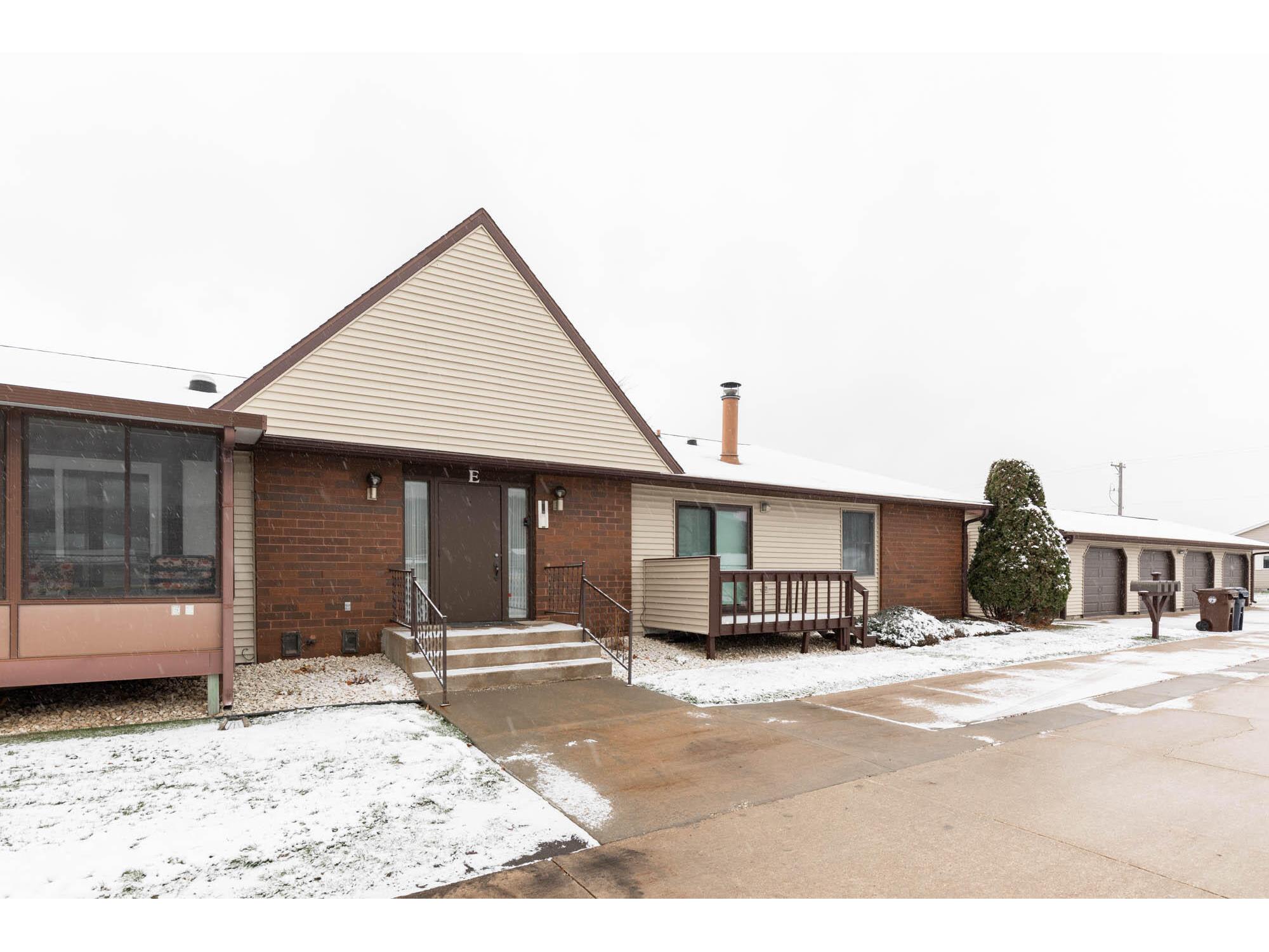 730 10th Ave N Unit E4, Onalaska, WI 54650 MLS 1818638 Edina Realty