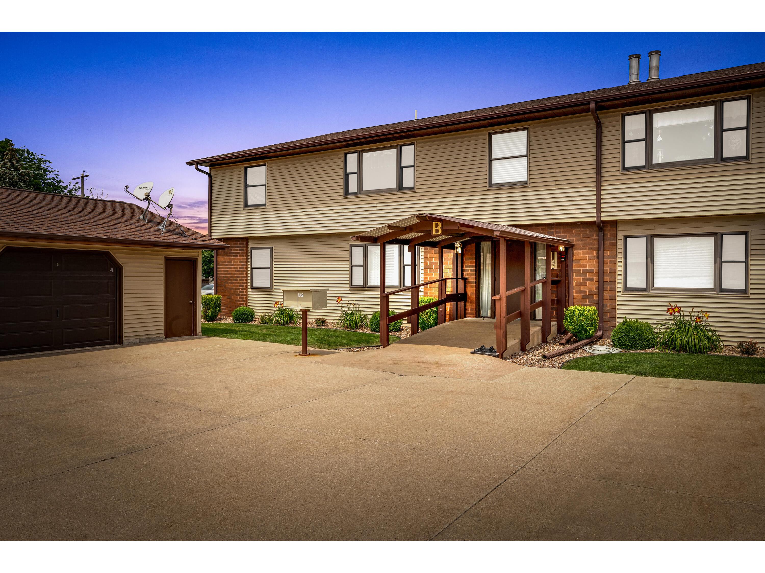 730 10th #B-4 Onalaska WI 54650 1882832 image1