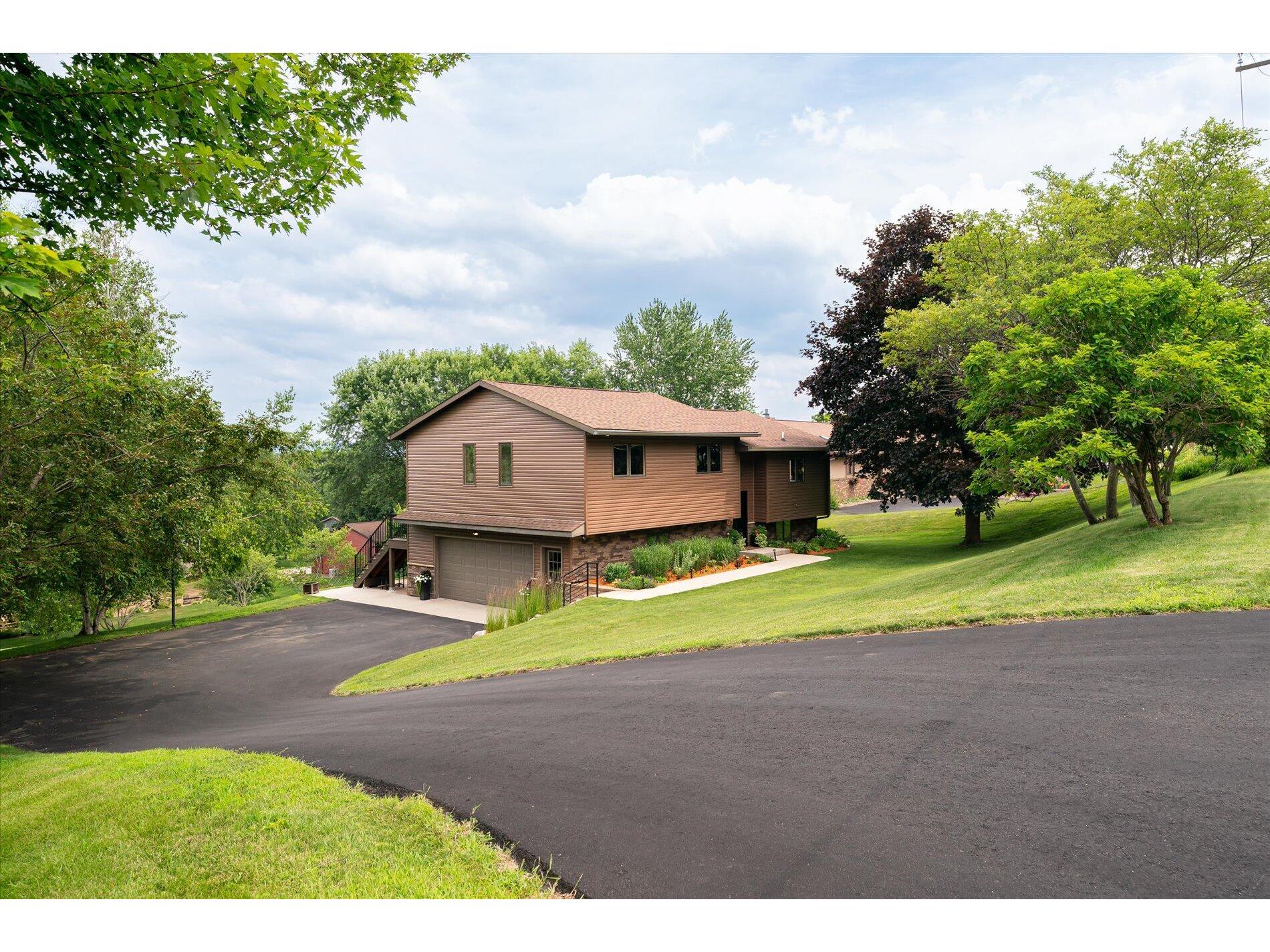 734 4th La Crescent MN 55947 1926046 image1