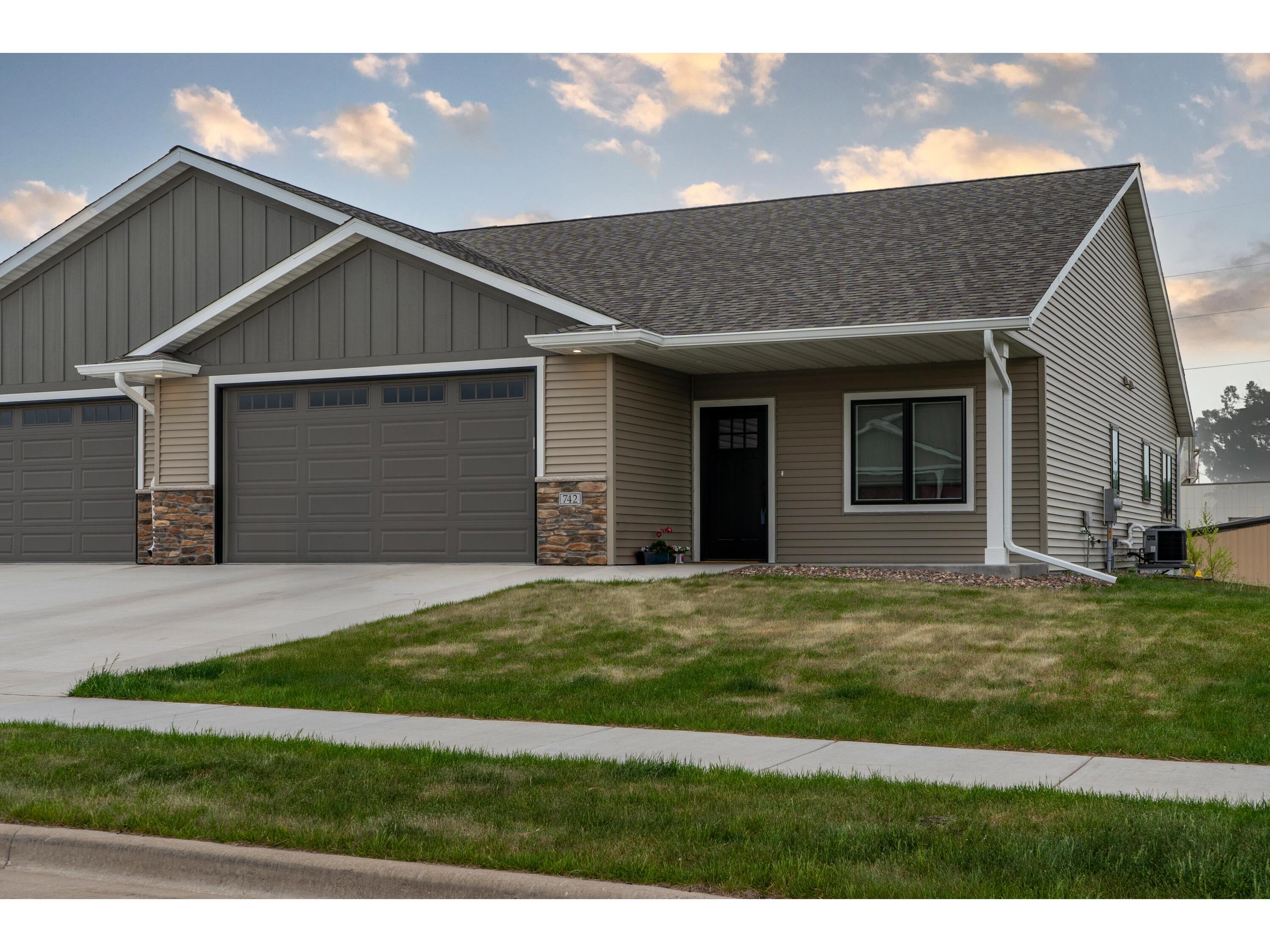 742 Crockett Holmen WI 54636 1917876 image1