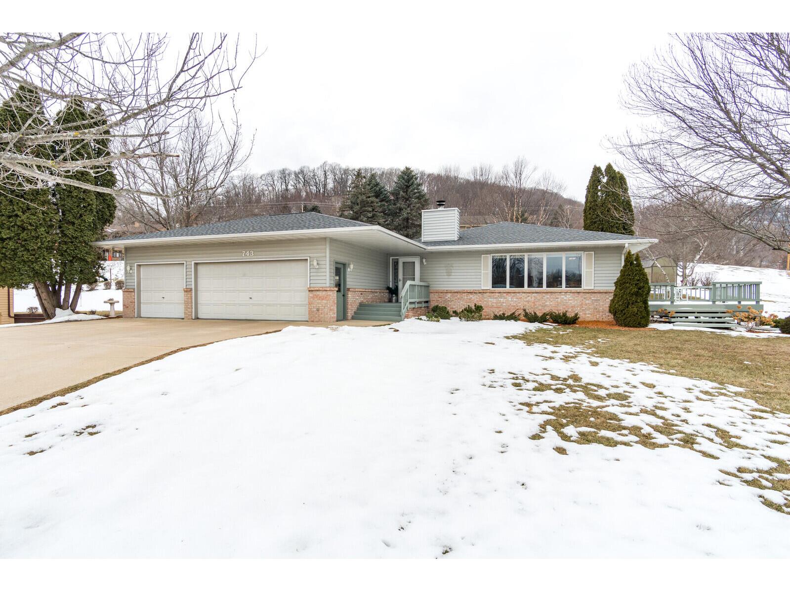 743 Jonathan, La Crescent, MN, 55947 MLS 1826383 Edina Realty