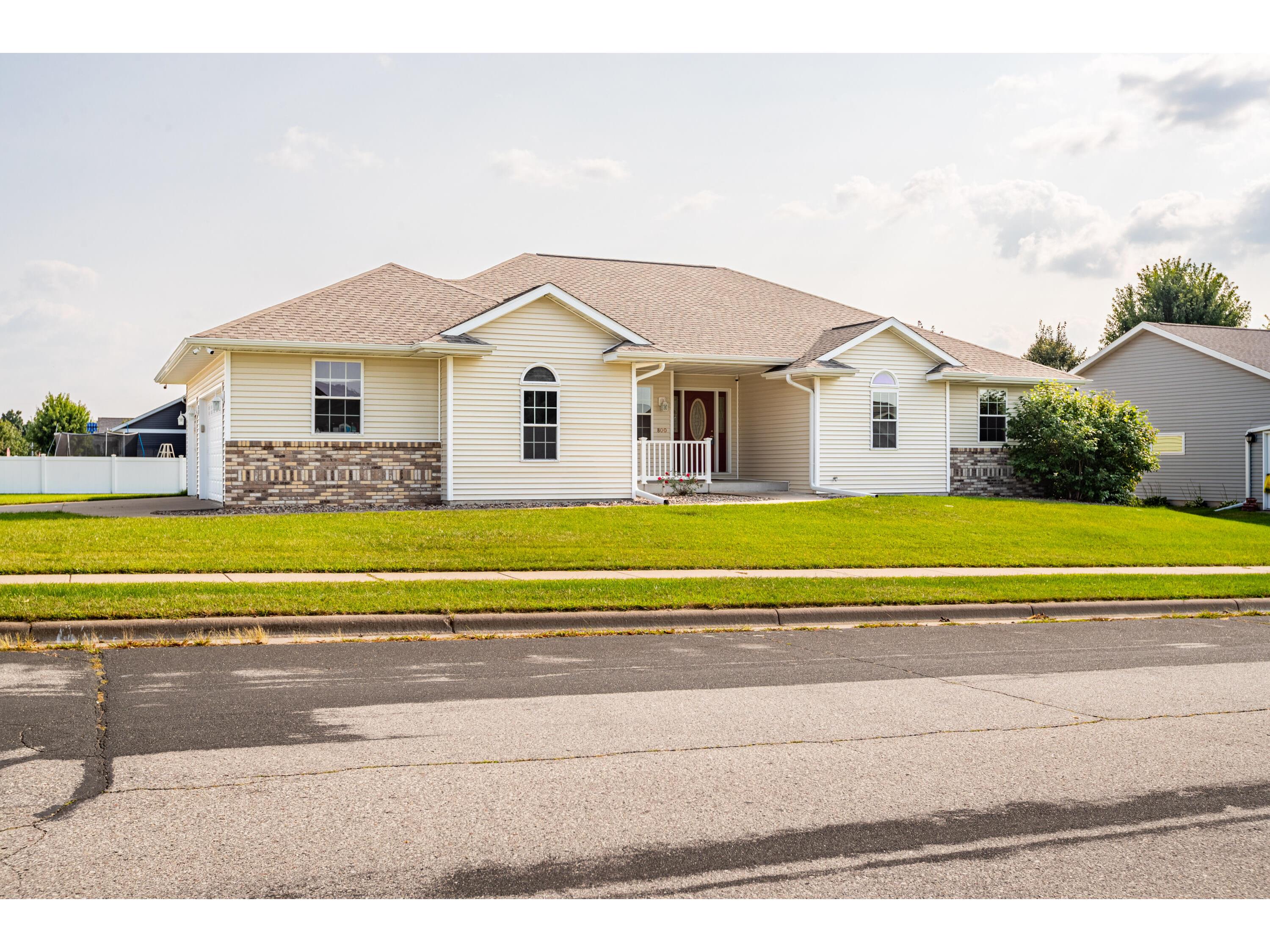 800 Oakwood Holmen WI 54636 1888479 image1