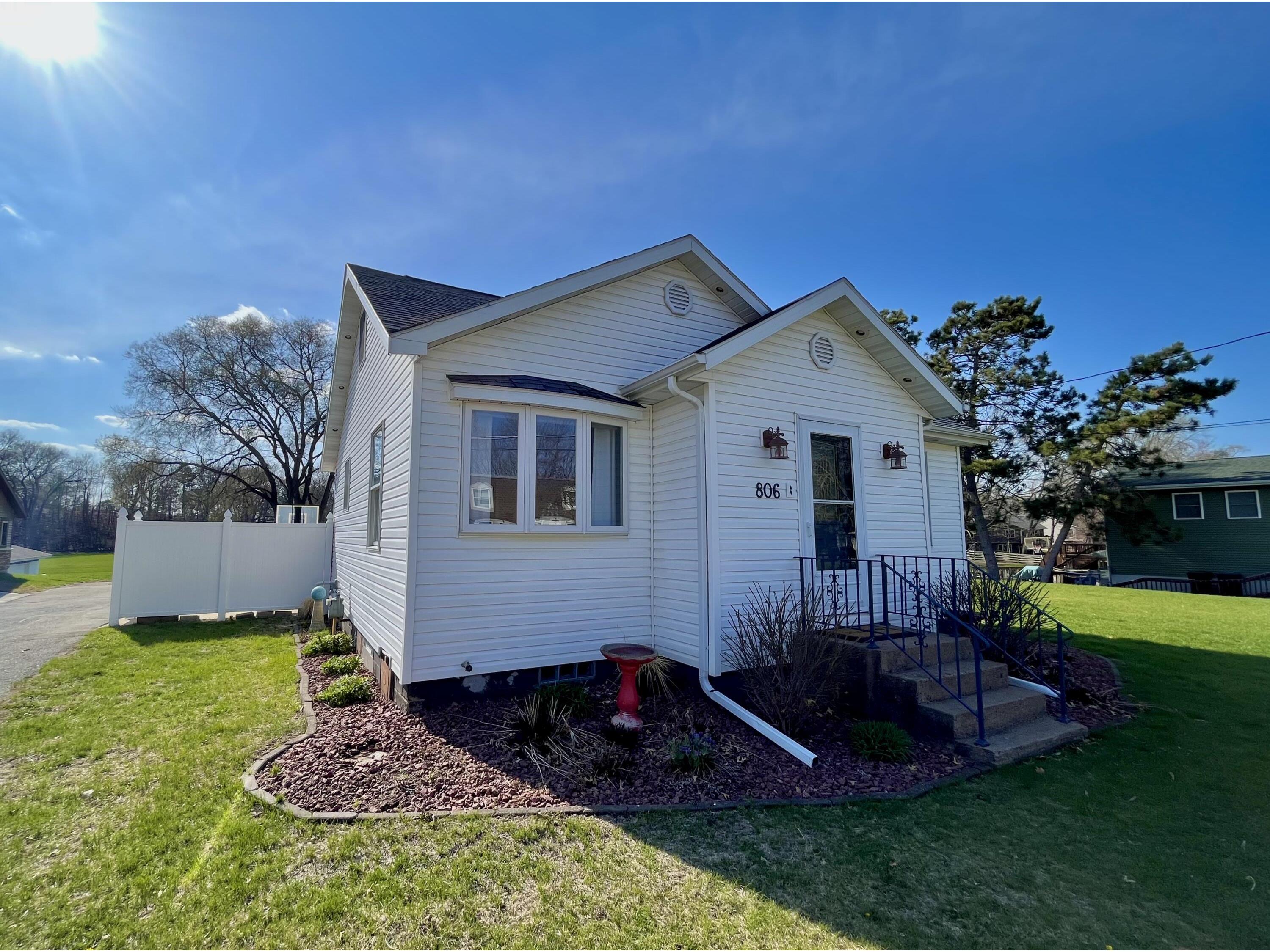 806 11th Onalaska WI 54650 1832106 image1