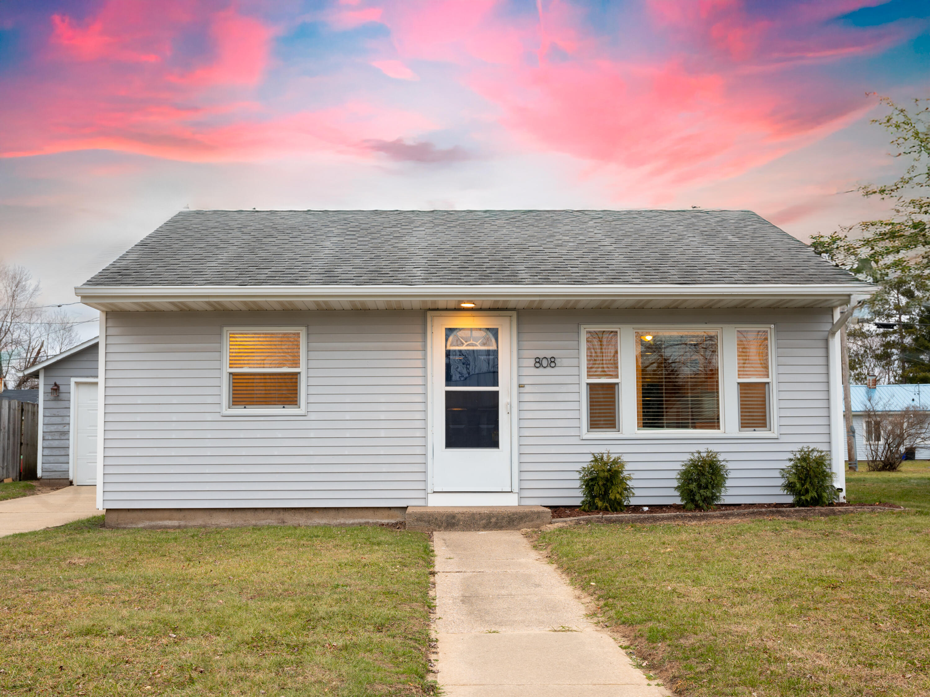 808 Maple Grove Tomah WI 54660 1901698 image1