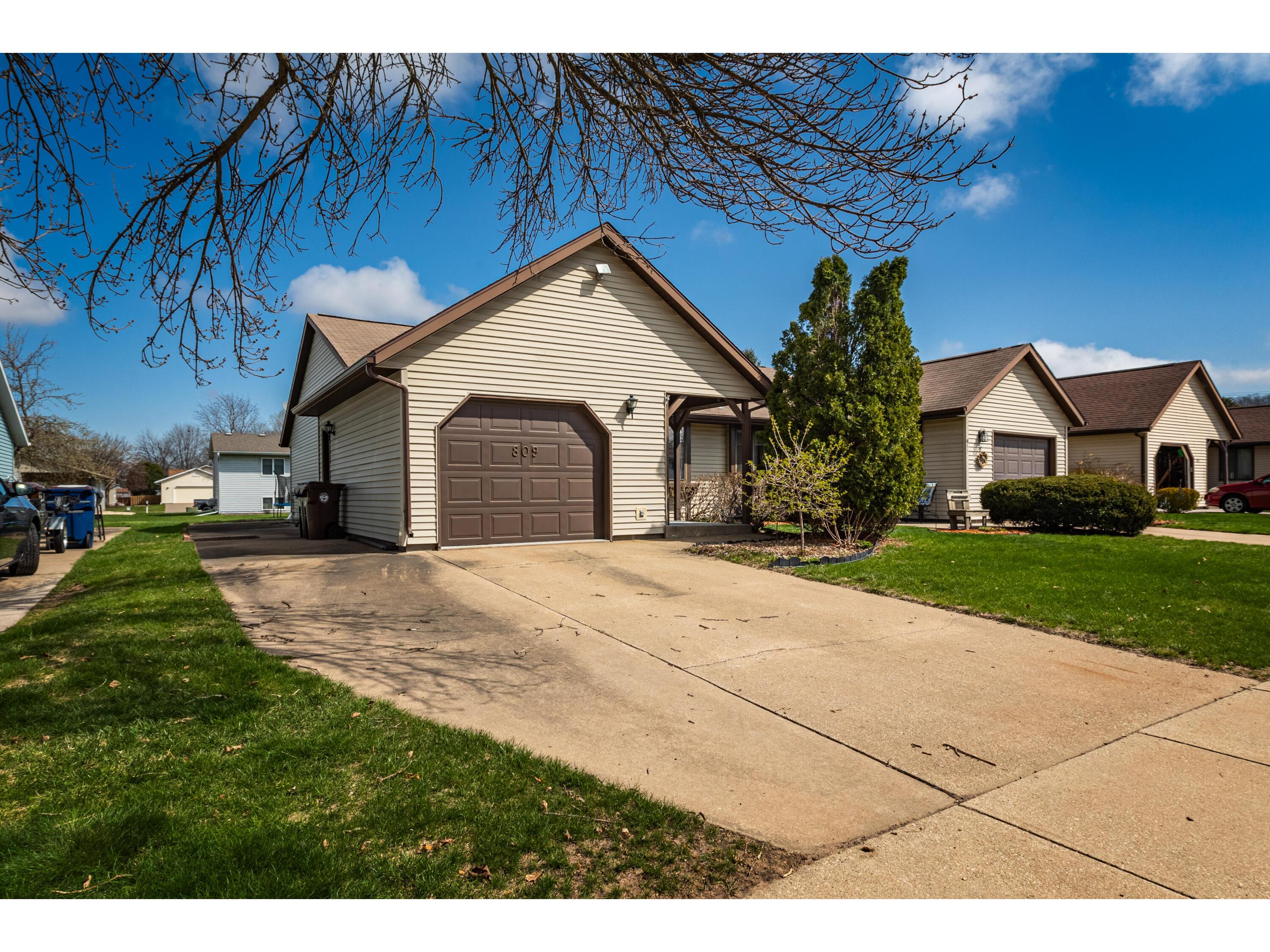 809 Quincy Onalaska WI 54650 1832204 image1