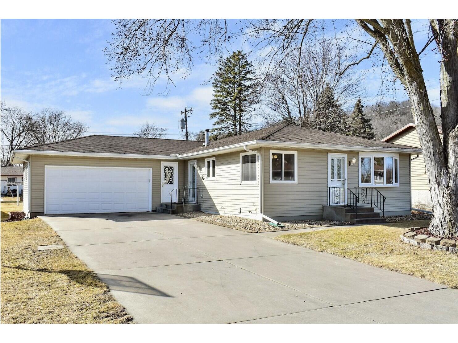 810 Redwood La Crescent MN 55947 1909684 image1