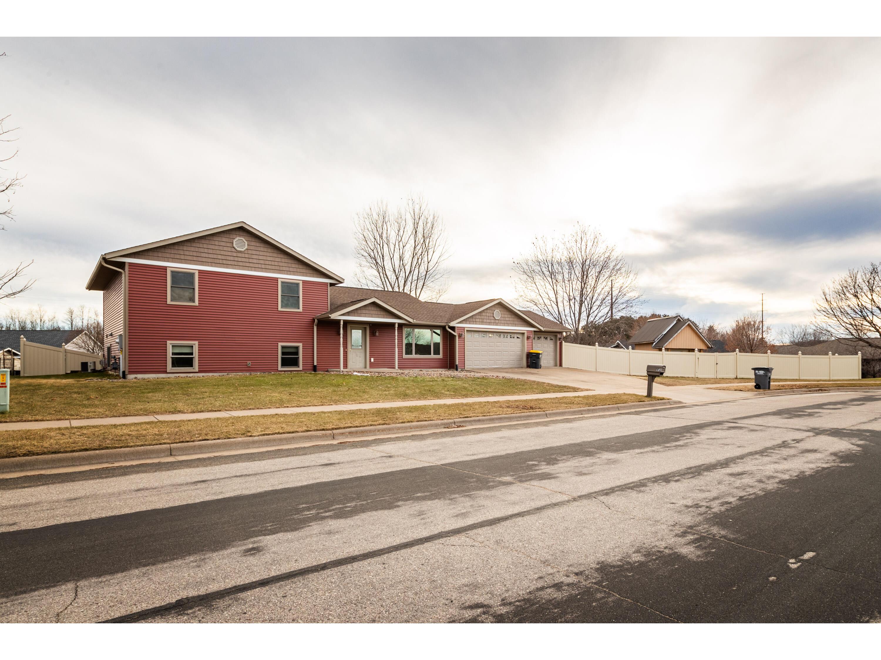 812 Case Holmen WI 54636 1865275 image1