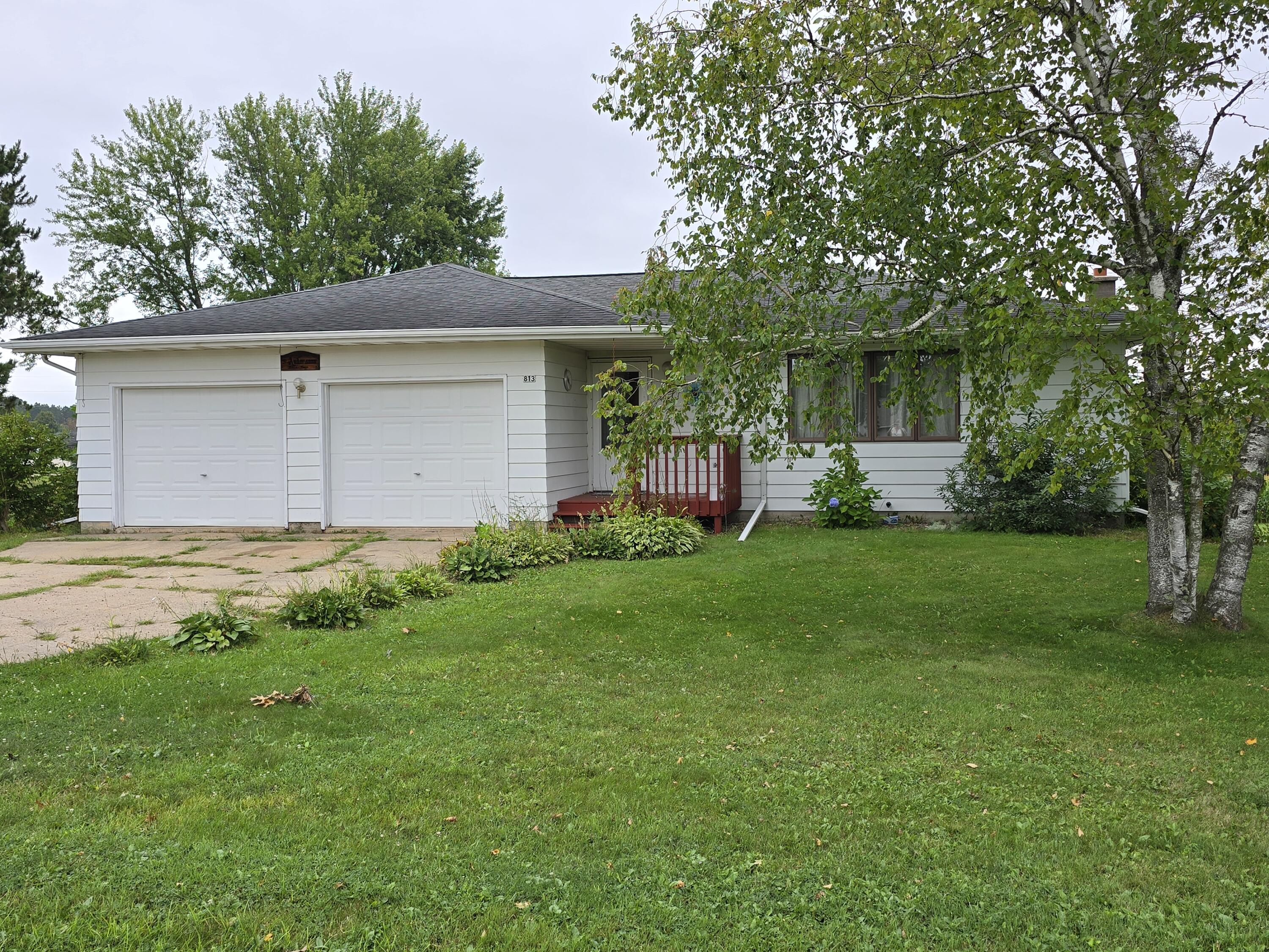 813 N 8th Adams WI 54615 1889801 image1