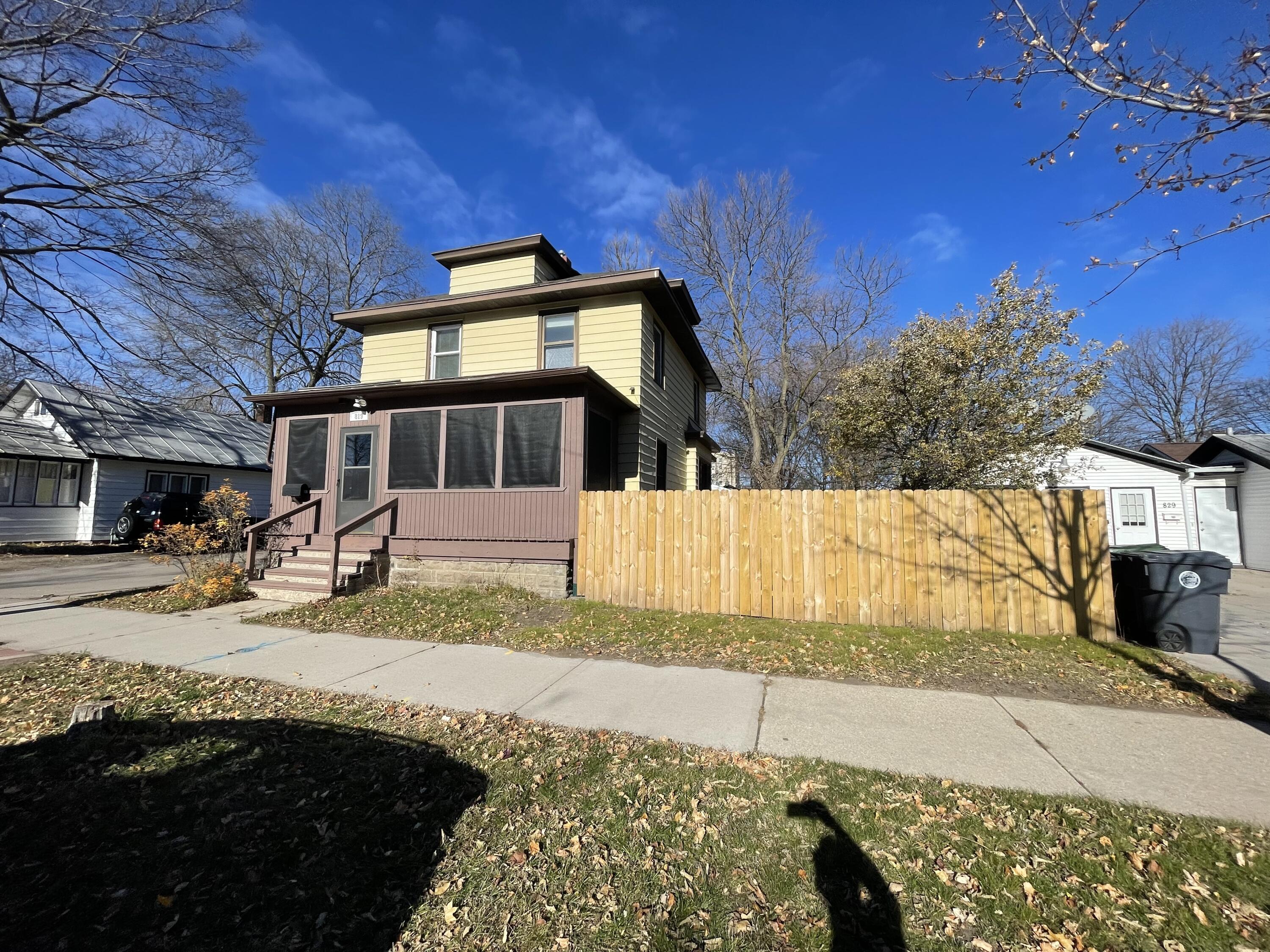 819 Division La Crosse WI 54601 1858076 image1