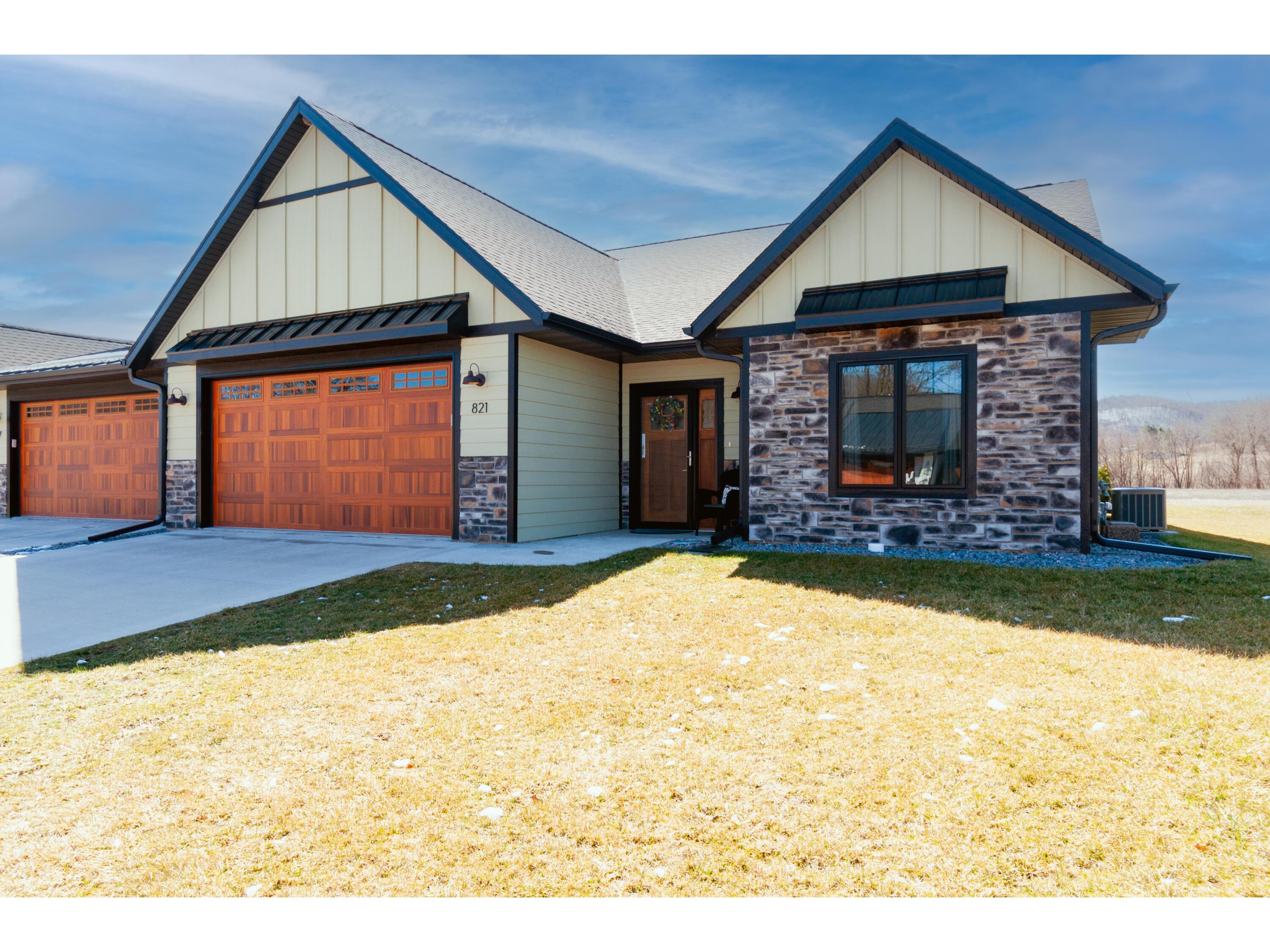 821 Bridle La Crescent MN 55947 1869814 image1