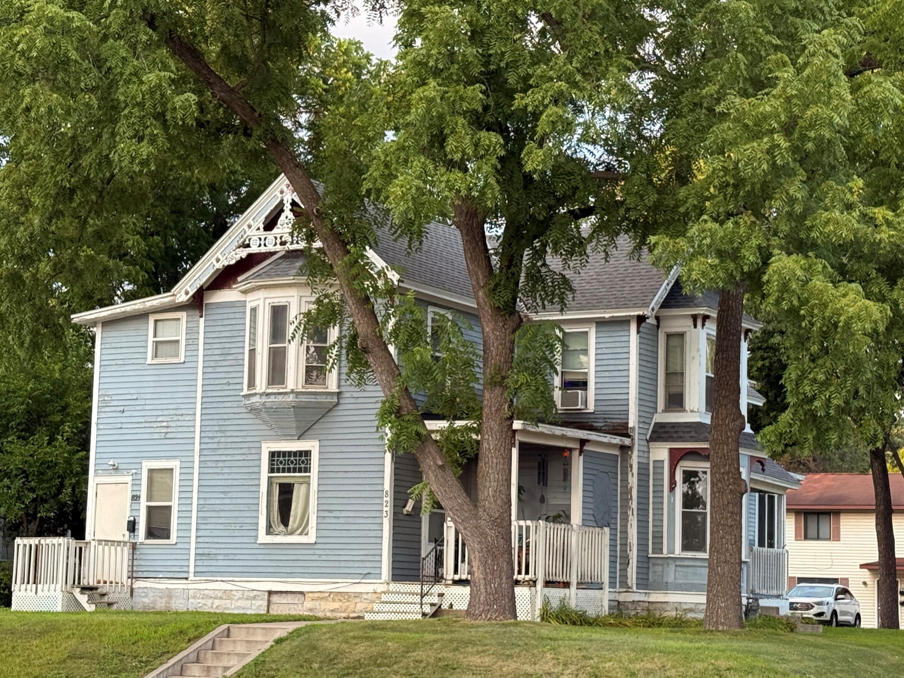 823 West #821 La Crosse WI 54601 1954071 image1