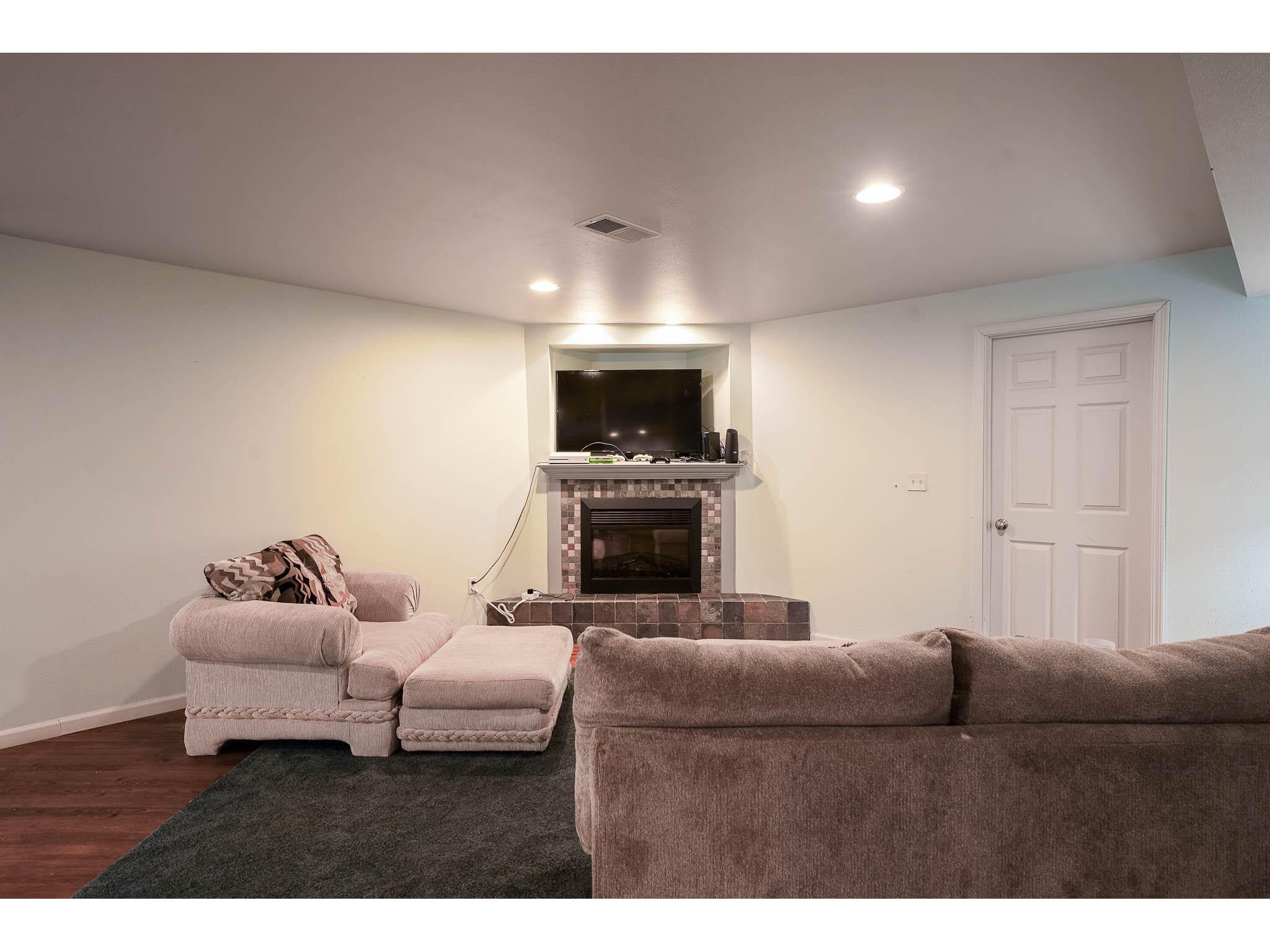 8230 6th Goodview MN 55959 1964852 image20